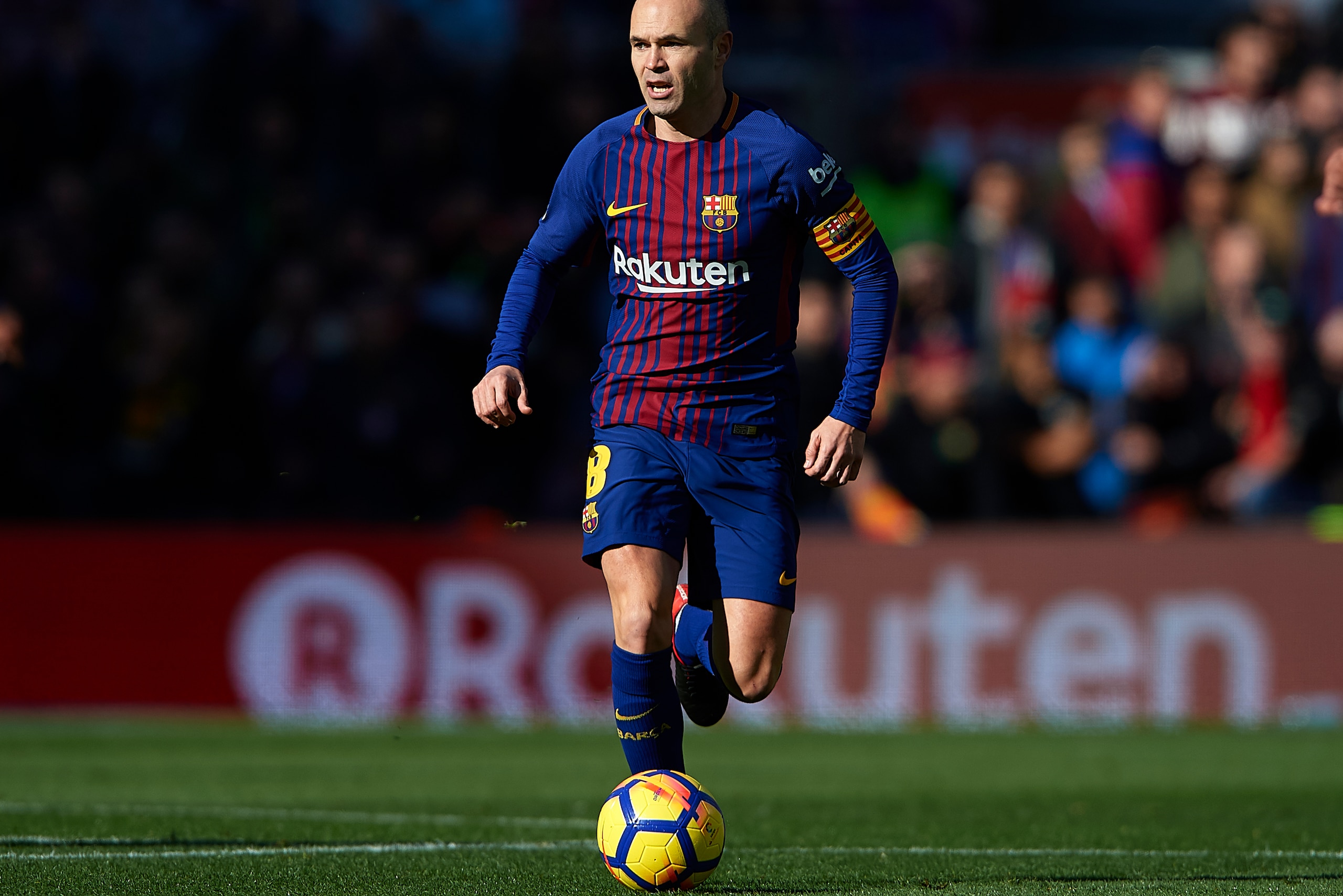 BARCELONA, SPAIN - DECEMBER 02:  Andres Iniesta of Barcelona runs with the ball during the La Liga match between Barcelona and Celta de Vigo at Camp Nou on December 2, 2017 in Barcelona, Spain.  (Photo by Manuel Queimadelos Alonso/Getty Images)