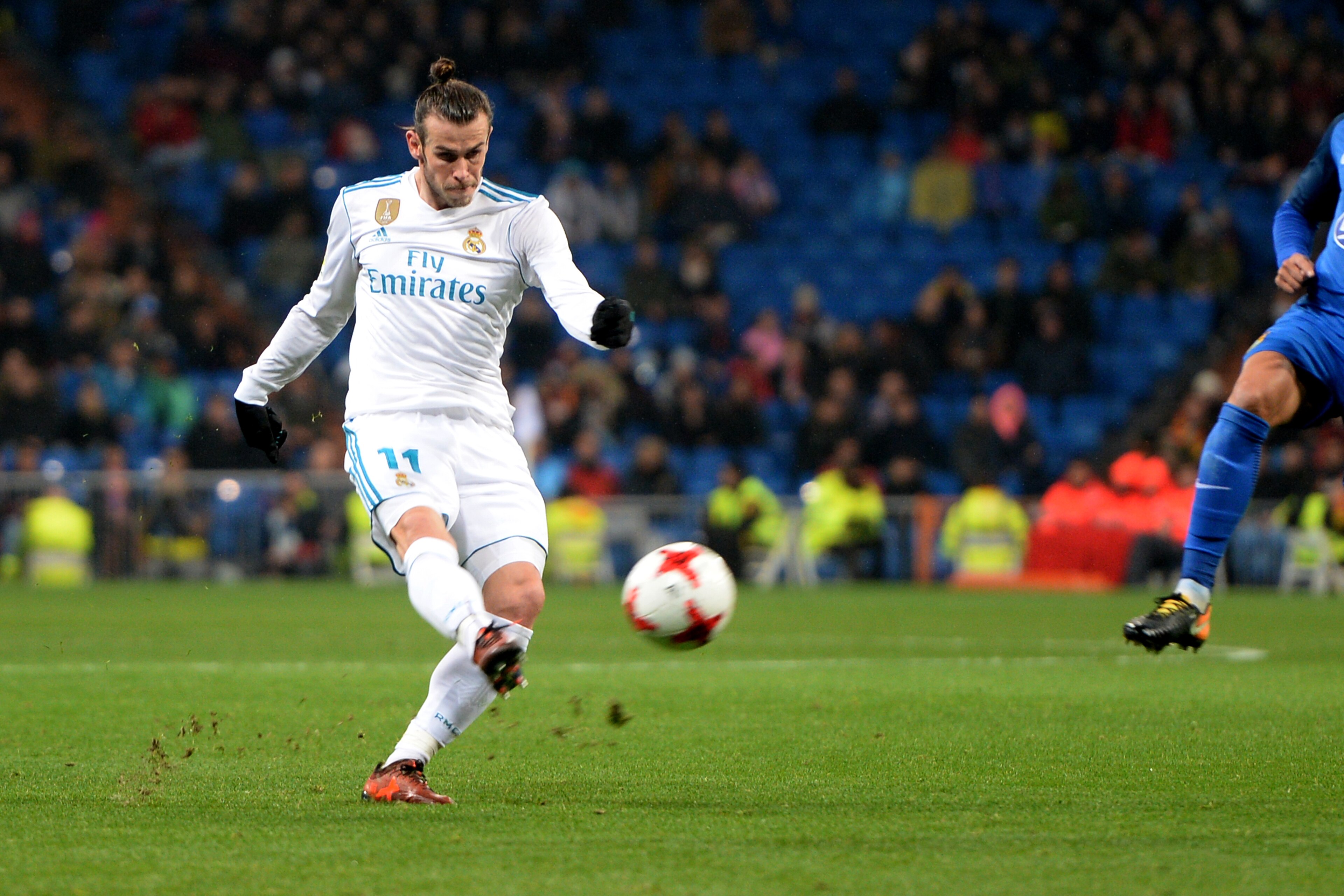 MADRID, SPAIN - NOVEMBER 28:  Gareth Bale, #11 of Real Madridduring the Copa del Rey, Round 33, Second Leg match between Real Madrid v Fuenlabrada at Santiago Bernabeu on November 28, 2017 in Madrid, Spain. (Photo by Sonia Canada/Getty Images)