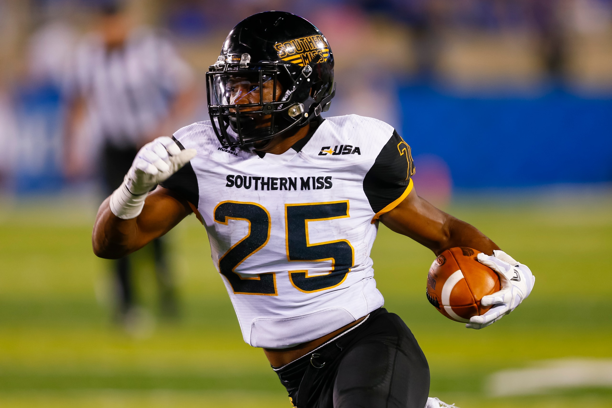 LEXINGTON, KY - SEPTEMBER 03: Ito Smith #25 of the Southern Miss Golden Eagles runs the ball against the Kentucky Wildcats at Commonwealth Stadium on September 3, 2016 in Louisville, Kentucky. Southern Mississippi defeated Kentucky 44-35. (Photo by Michae