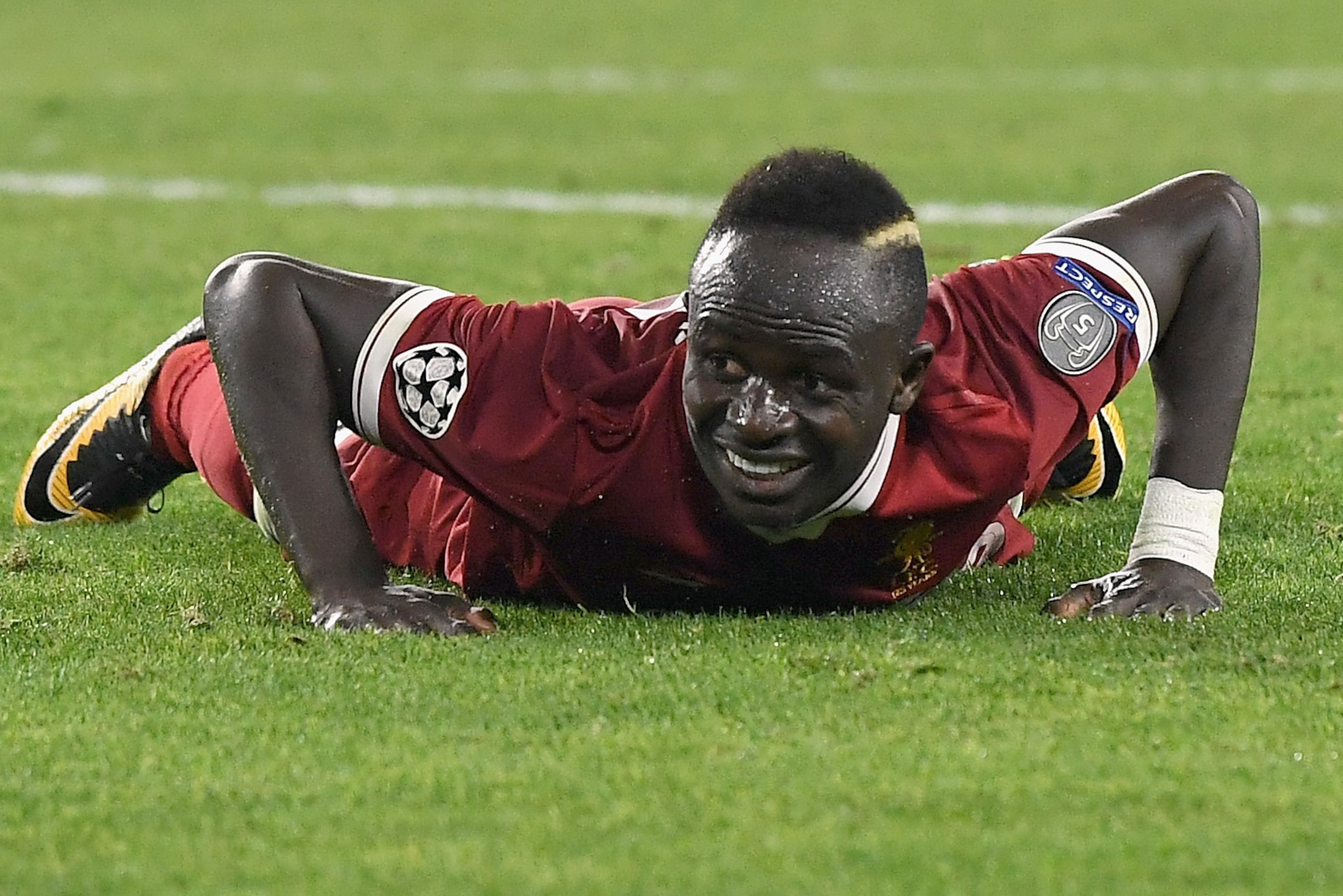 SEVILLE, SPAIN - NOVEMBER 21: Sadio Mane of Liverpool looks on during the UEFA Champions League group E match between Sevilla FC and Liverpool FC at Estadio Ramon Sanchez Pizjuan on November 21, 2017 in Seville, Spain.  (Photo by David Ramos/Getty Images)