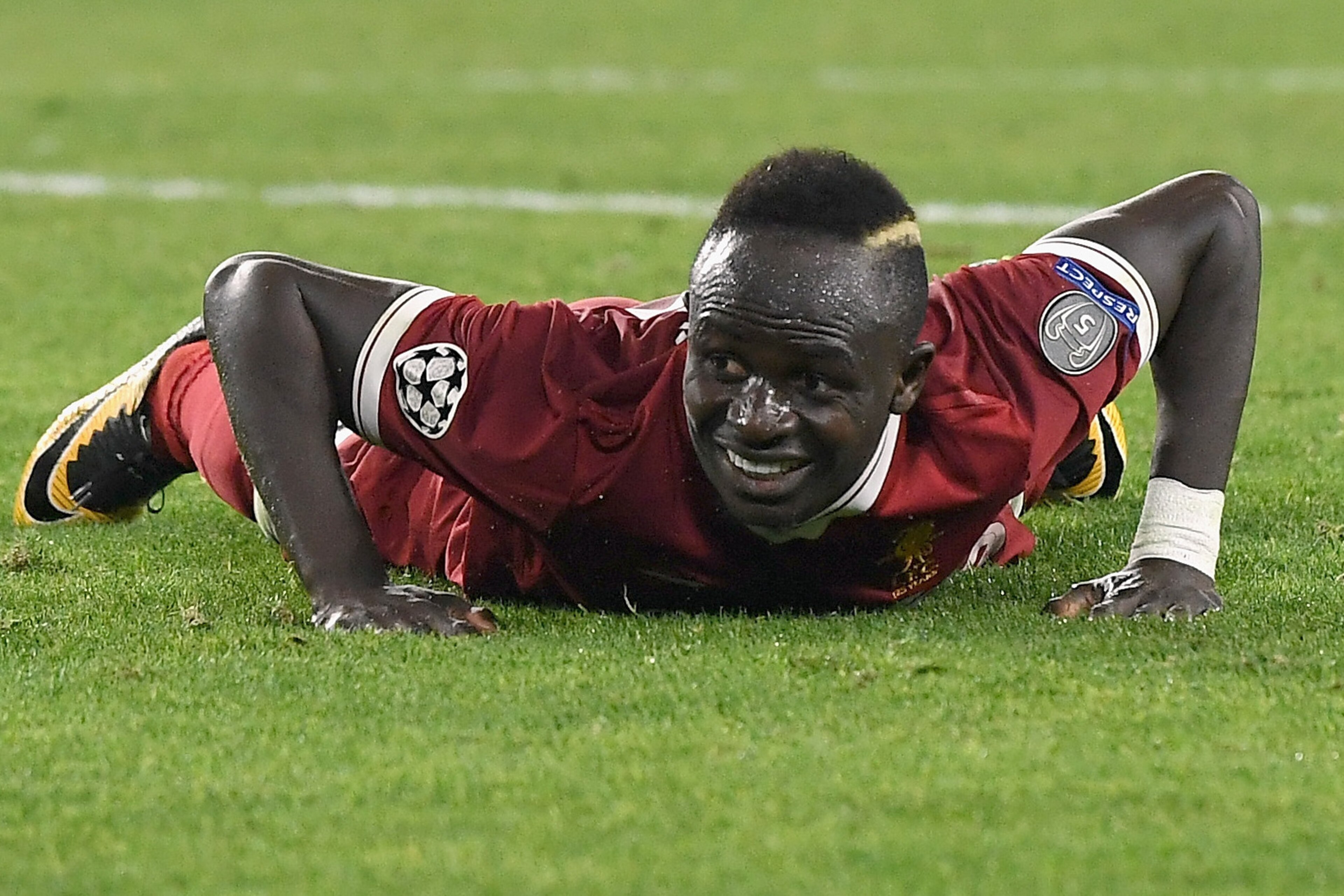 SEVILLE, SPAIN - NOVEMBER 21: Sadio Mane of Liverpool looks on during the UEFA Champions League group E match between Sevilla FC and Liverpool FC at Estadio Ramon Sanchez Pizjuan on November 21, 2017 in Seville, Spain.  (Photo by David Ramos/Getty Images)