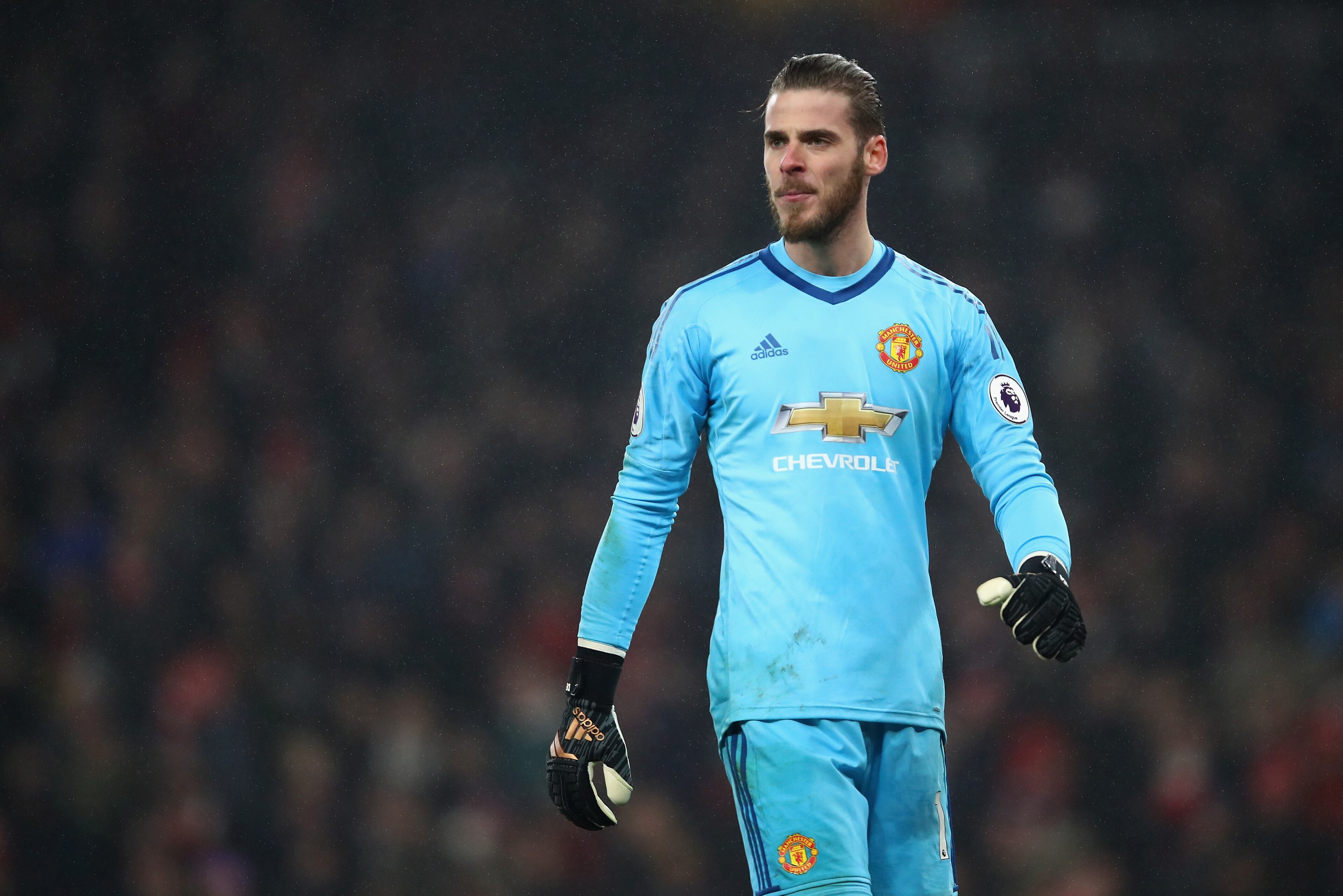 LONDON, ENGLAND - DECEMBER 02:  David De Gea of Manchester United looks on during the Premier League match between Arsenal and Manchester United at Emirates Stadium on December 2, 2017 in London, England.  (Photo by Julian Finney/Getty Images)