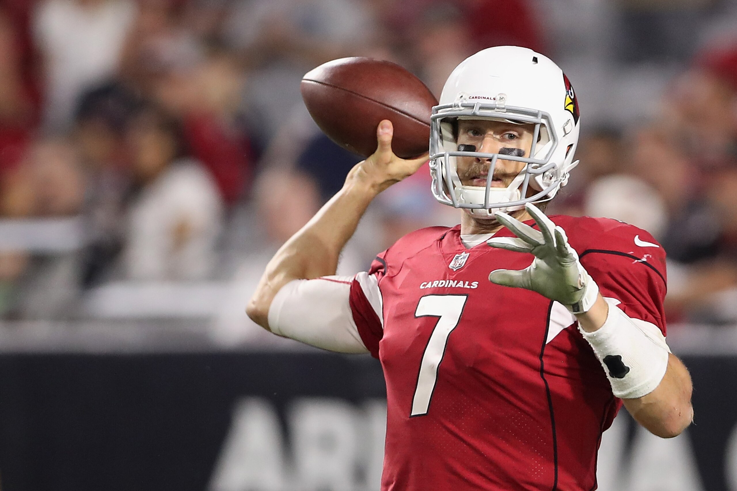 GLENDALE, AZ - DECEMBER 03:  Quarterback Blaine Gabbert #7 of the Arizona Cardinals throws a pass during the NFL game against the Los Angeles Rams at the University of Phoenix Stadium on December 3, 2017 in Glendale, Arizona.  The Rams defeated the Cardin