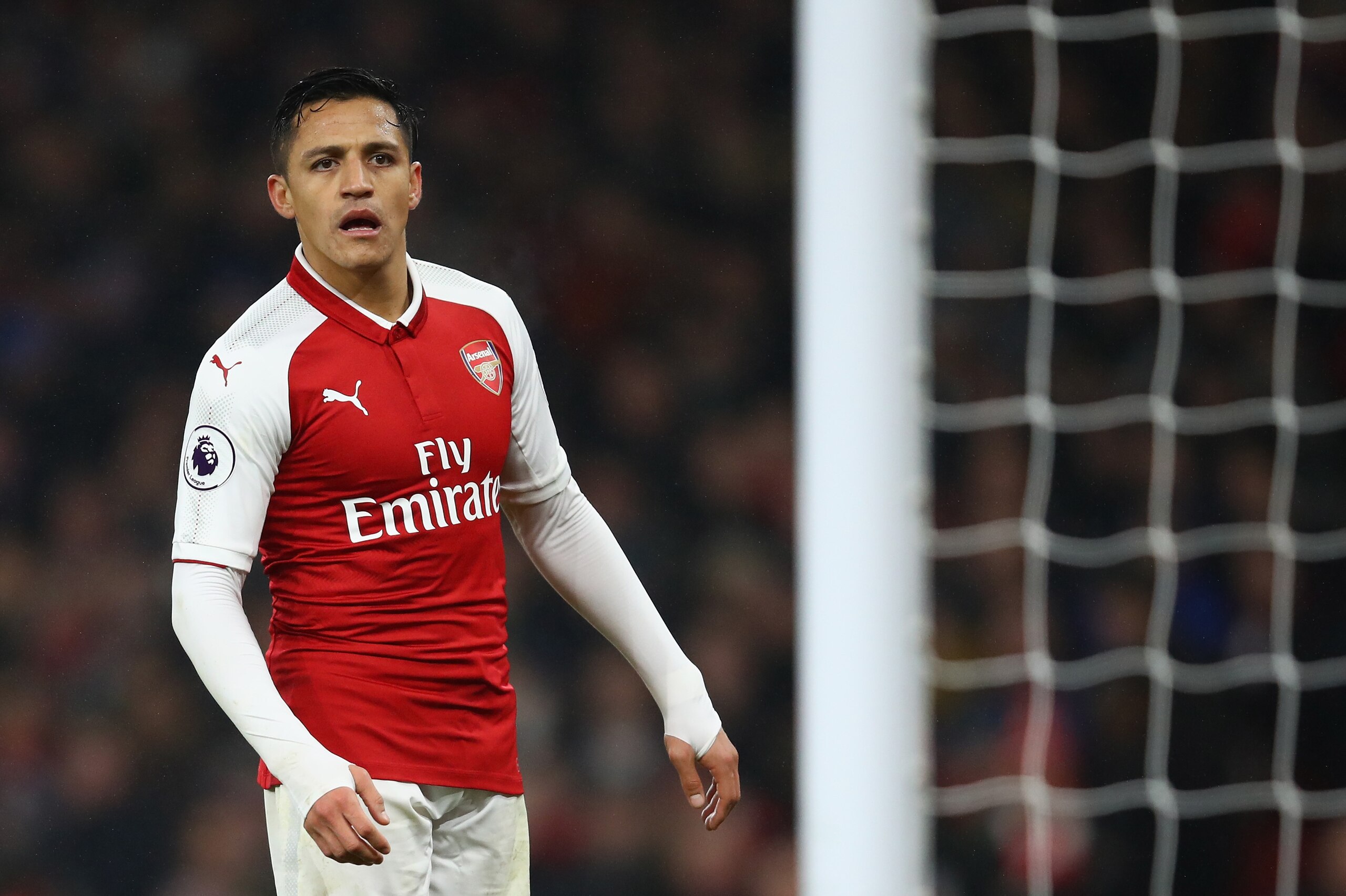 LONDON, ENGLAND - DECEMBER 02:  Alexis Sanchez of Arsenal looks on during the Premier League match between Arsenal and Manchester United at Emirates Stadium on December 2, 2017 in London, England.  (Photo by Julian Finney/Getty Images)