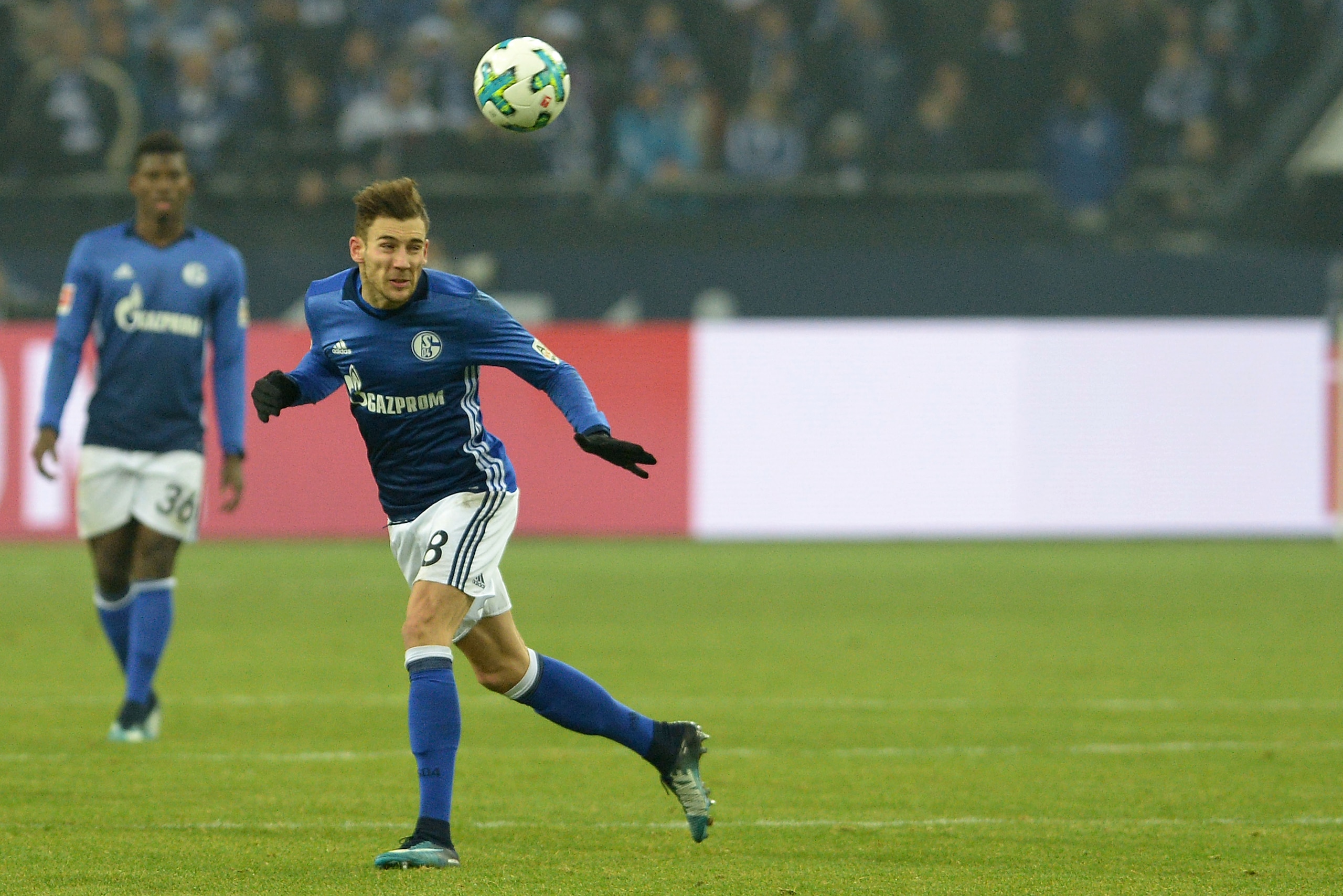 GELSENKIRCHEN, GERMANY - DECEMBER 02: Leon Goretzka of Schalke controls the ball during the Bundesliga match between FC Schalke 04 and 1. FC Koeln - Bundesliga at Veltins-Arena on December 2, 2017 in Gelsenkirchen, Germany. (Photo by TF-Images/TF-Images v