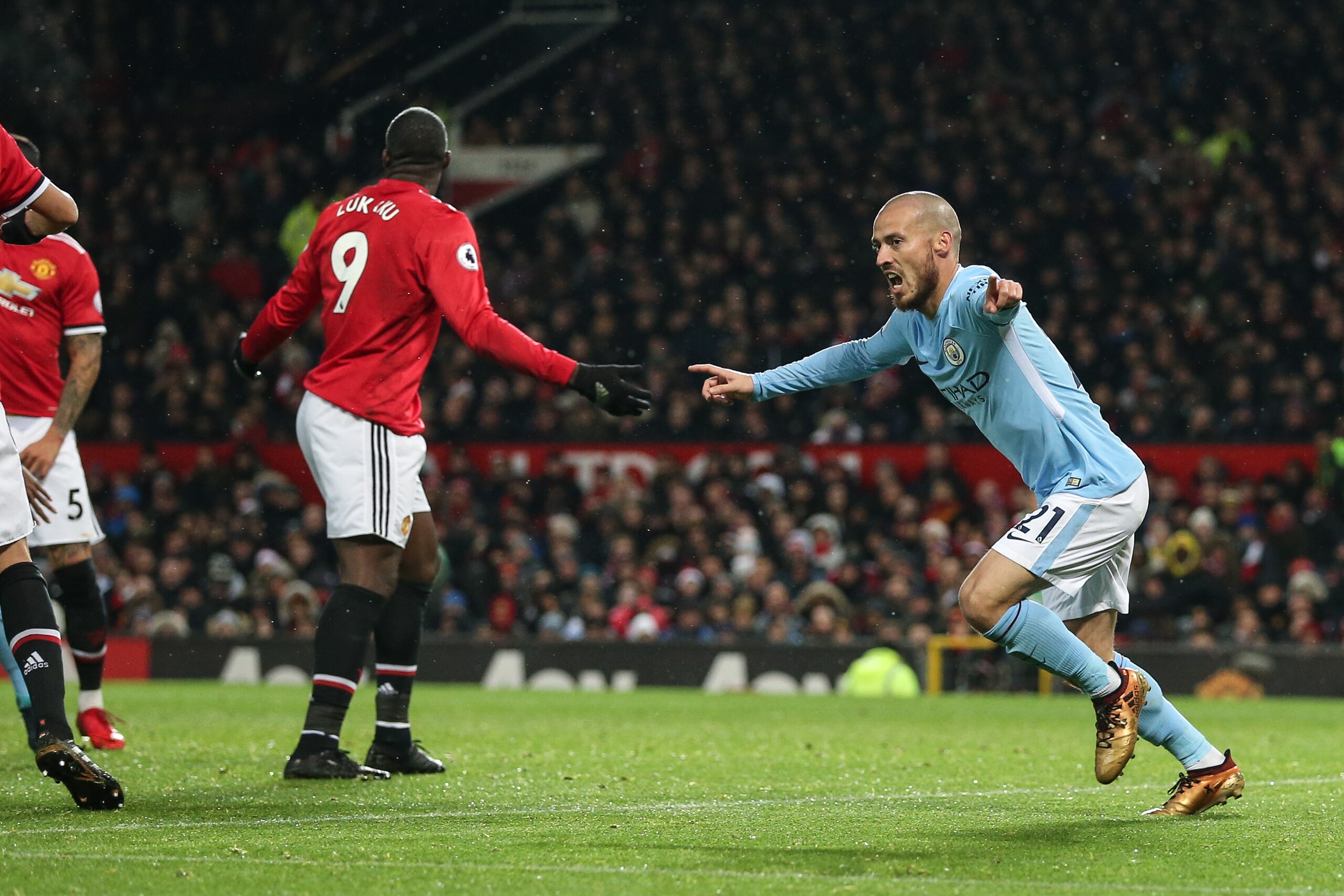 MANCHESTER, ENGLAND - DECEMBER 10: David Silva of Manchester City celebrates after scoring a goal to make it 0-1 during the Premier League match between Manchester United and Manchester City at Old Trafford on December 10, 2017 in Manchester, England. (Ph MANCHESTER, ENGLAND - DECEMBER 10: David Silva of Manchester City celebrates after scoring a goal to make it 0-1 during the Premier League match between Manchester United and Manchester City at Old Trafford on December 10, 2017 in Manchester, England. (Ph