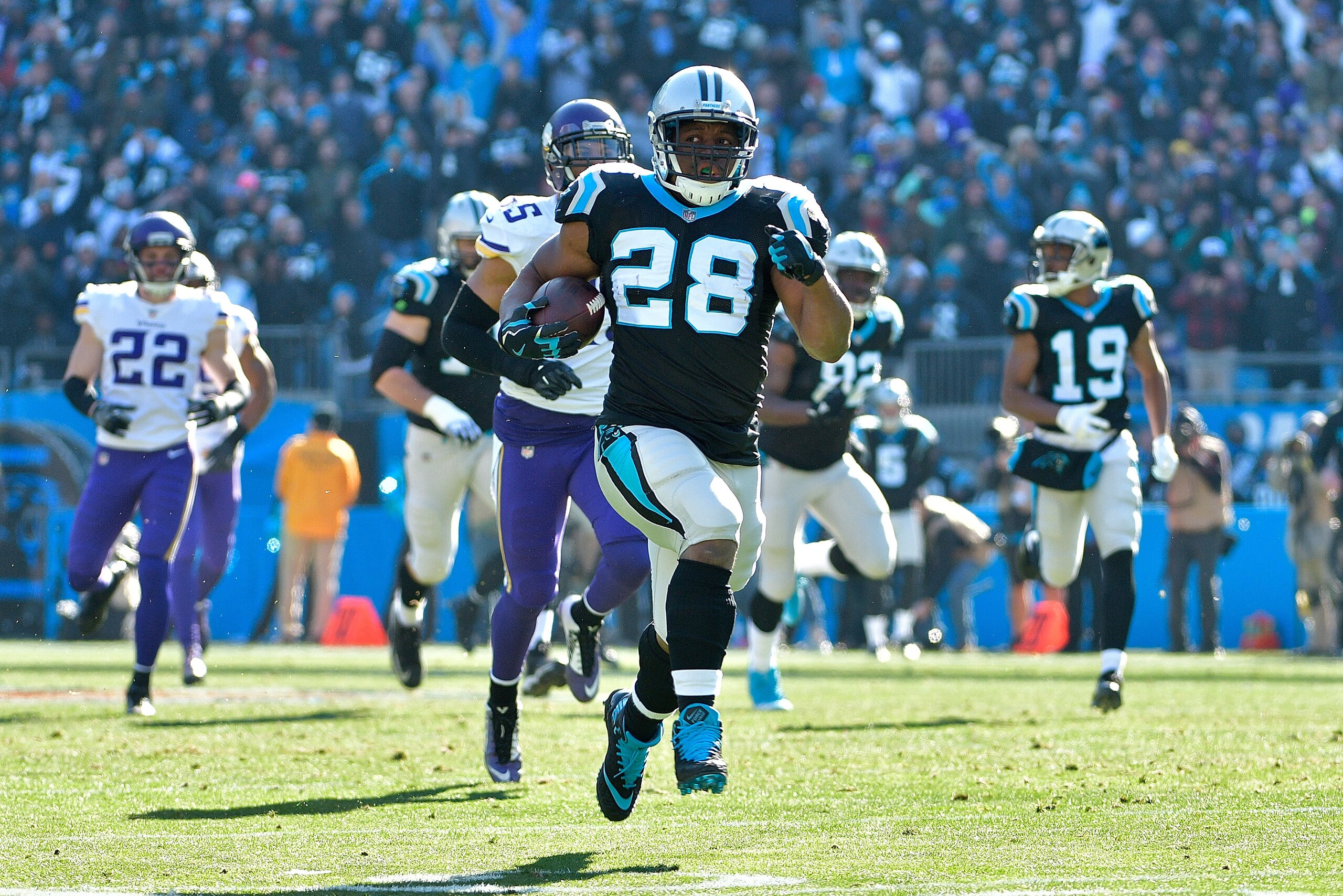 CHARLOTTE, NC - DECEMBER 10: Jonathan Stewart #28 of the Carolina Panthers runs for a touchdown against the Minnesota Vikings in the first quarter during their game at Bank of America Stadium on December 10, 2017 in Charlotte, North Carolina. (Photo by CHARLOTTE, NC - DECEMBER 10: Jonathan Stewart #28 of the Carolina Panthers runs for a touchdown against the Minnesota Vikings in the first quarter during their game at Bank of America Stadium on December 10, 2017 in Charlotte, North Carolina. (Photo by