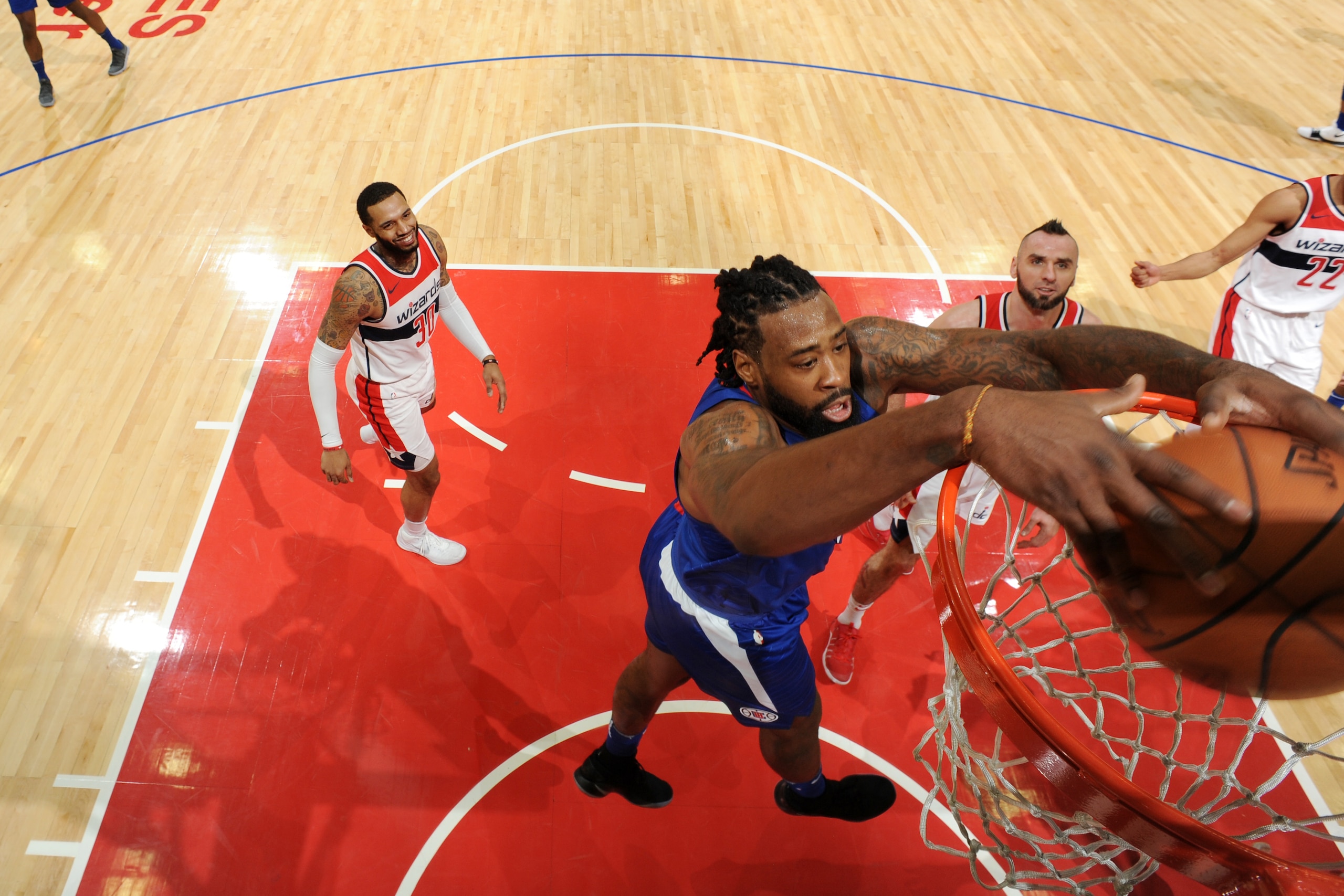 LOS ANGELES, CA - DECEMBER 9: DeAndre Jordan #6 of the LA Clippers dunks the ball during the game against the Washington Wizards on December 9, 2017 at STAPLES Center in Los Angeles, California. NOTE TO USER: User expressly acknowledges and agrees that, b