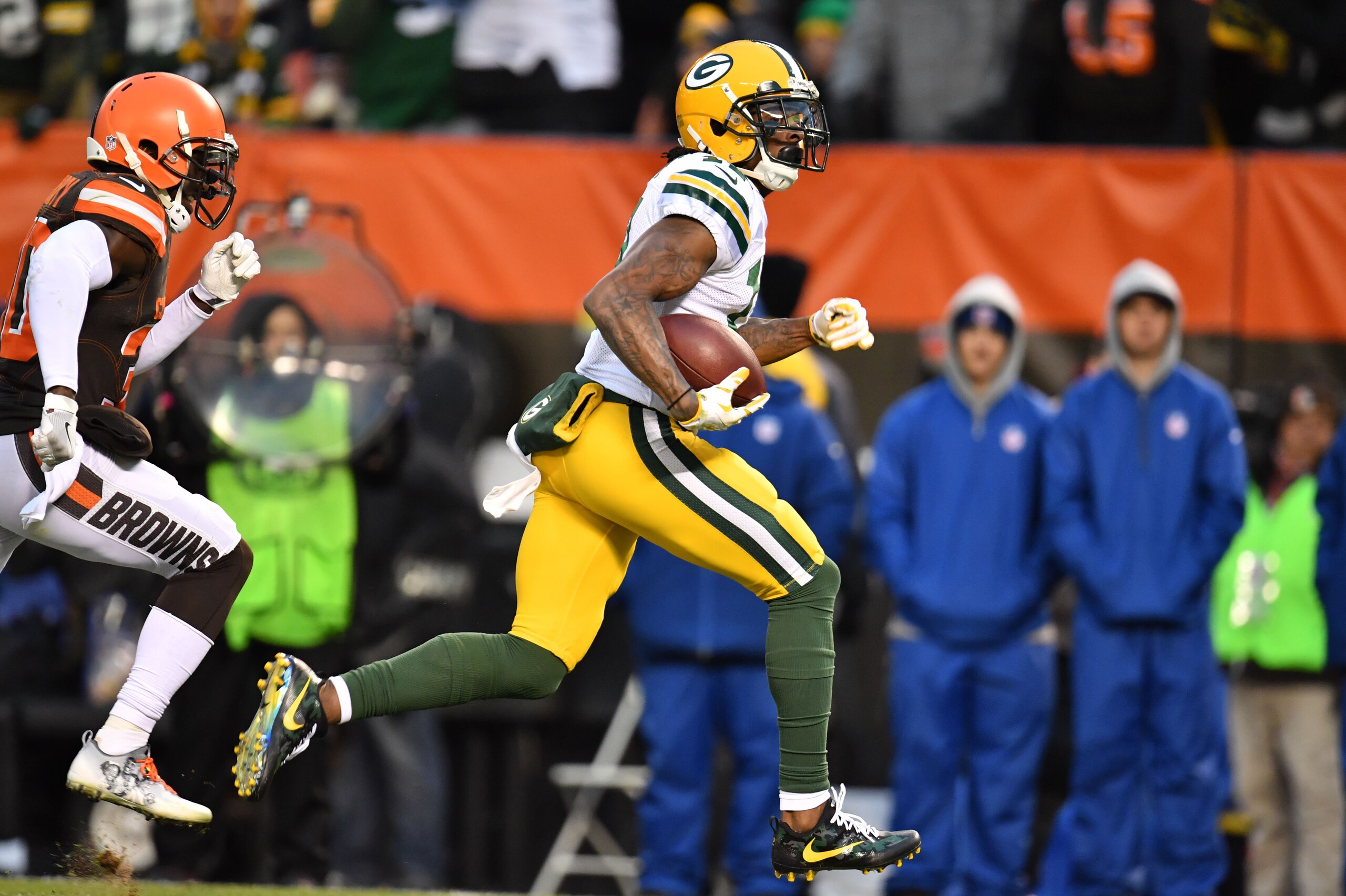 CLEVELAND, OH - DECEMBER 10: Davante Adams #17 of the Green Bay Packers runs the ball for the game-winning touchdown in a 27-21 overtime win against the Cleveland Browns at FirstEnergy Stadium on December 10, 2017 in Cleveland, Ohio. (Photo by Jason Mille
