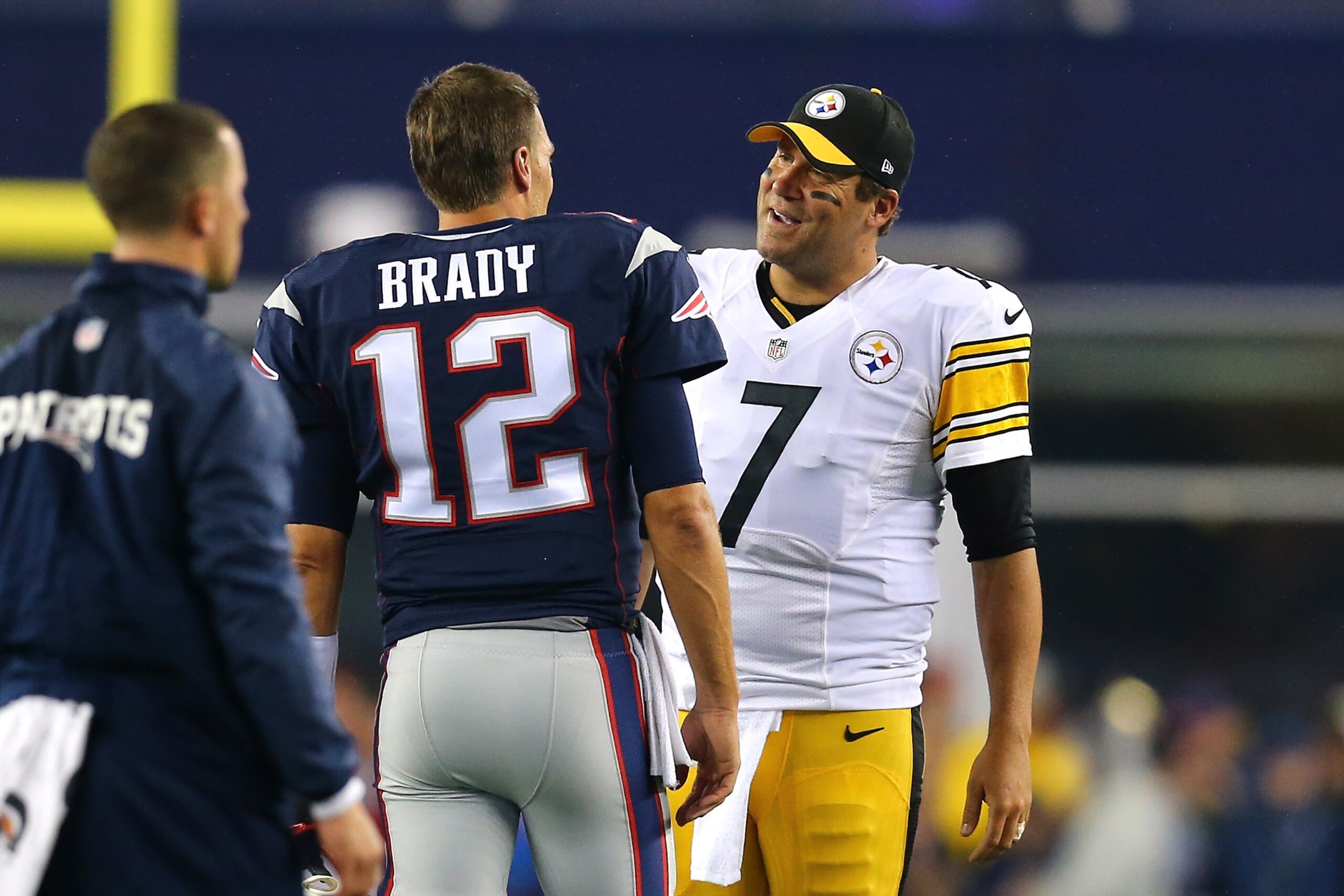 FOXBORO, MA - SEPTEMBER 10:  Tom Brady #12 of the New England Patriots and  Ben Roethlisberger #7 of the Pittsburgh Steelers speak before the game at Gillette Stadium on September 10, 2015 in Foxboro, Massachusetts.  (Photo by Maddie Meyer/Getty Images)
