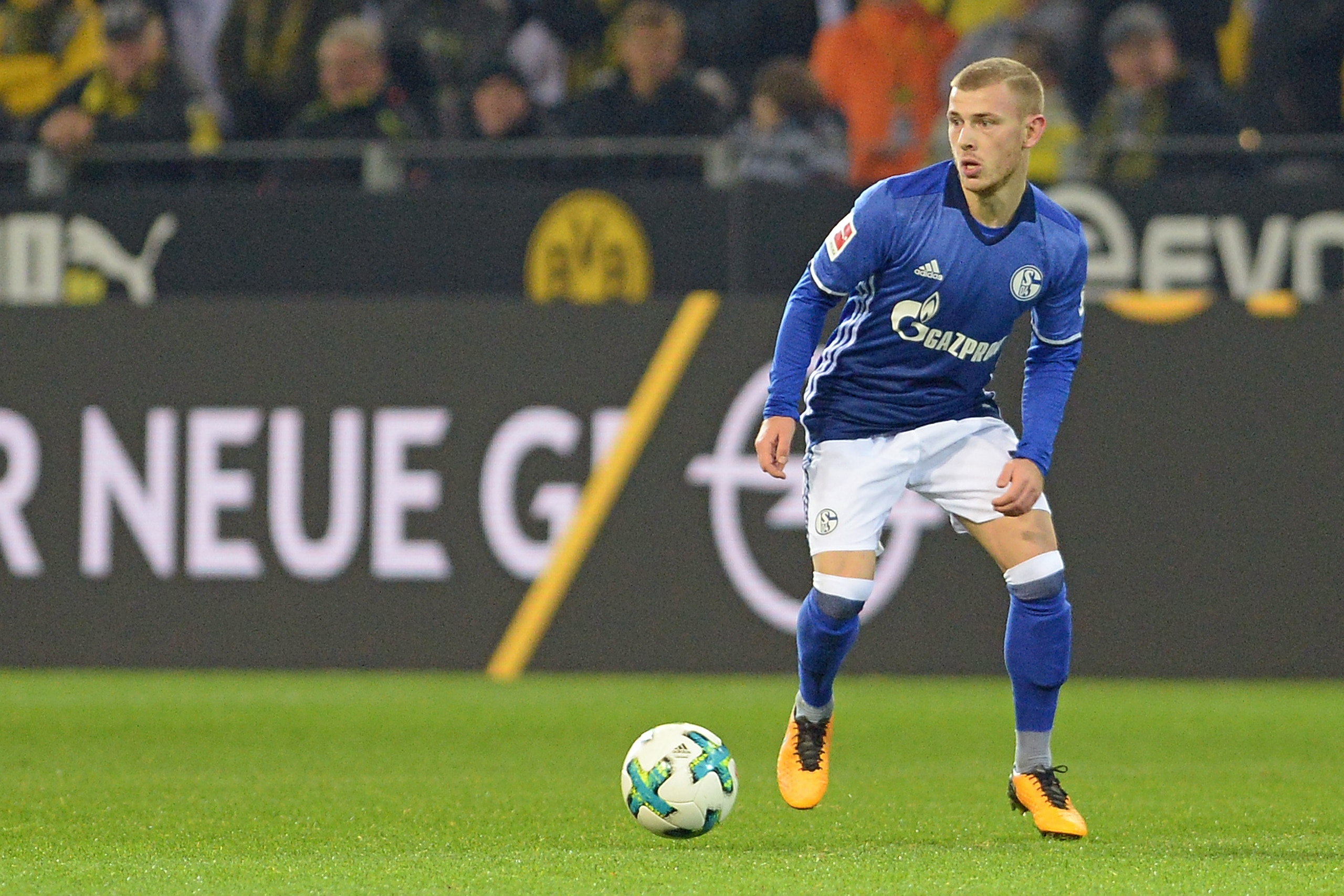 DORTMUND, GERMANY - NOVEMBER 25: Max Meyer of Schalke controls the ball during the Bundesliga match between Borussia Dortmund and FC Schalke 04 at Signal Iduna Park on November 25, 2017 in Dortmund, Germany. (Photo by TF-Images/TF-Images via Getty Images)