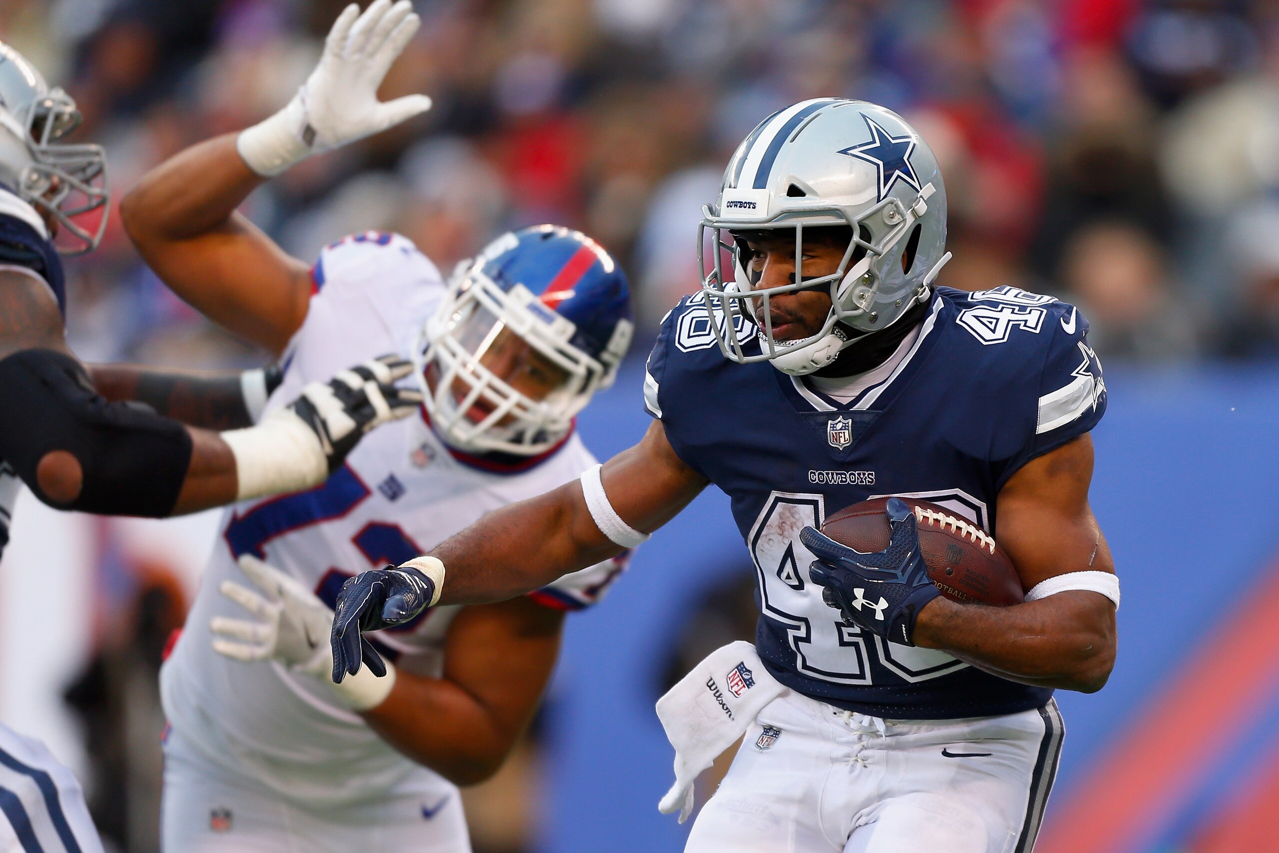 EAST RUTHERFORD, NJ - DECEMBER 10:  (NEW YORK DAILIES OUT)   Alfred Morris #46 of the Dallas Cowboys in action against the New York Giants on December 10, 2017 at MetLife Stadium in East Rutherford, New Jersey. The Cowboys defeated the Giants 30-10.  (Pho