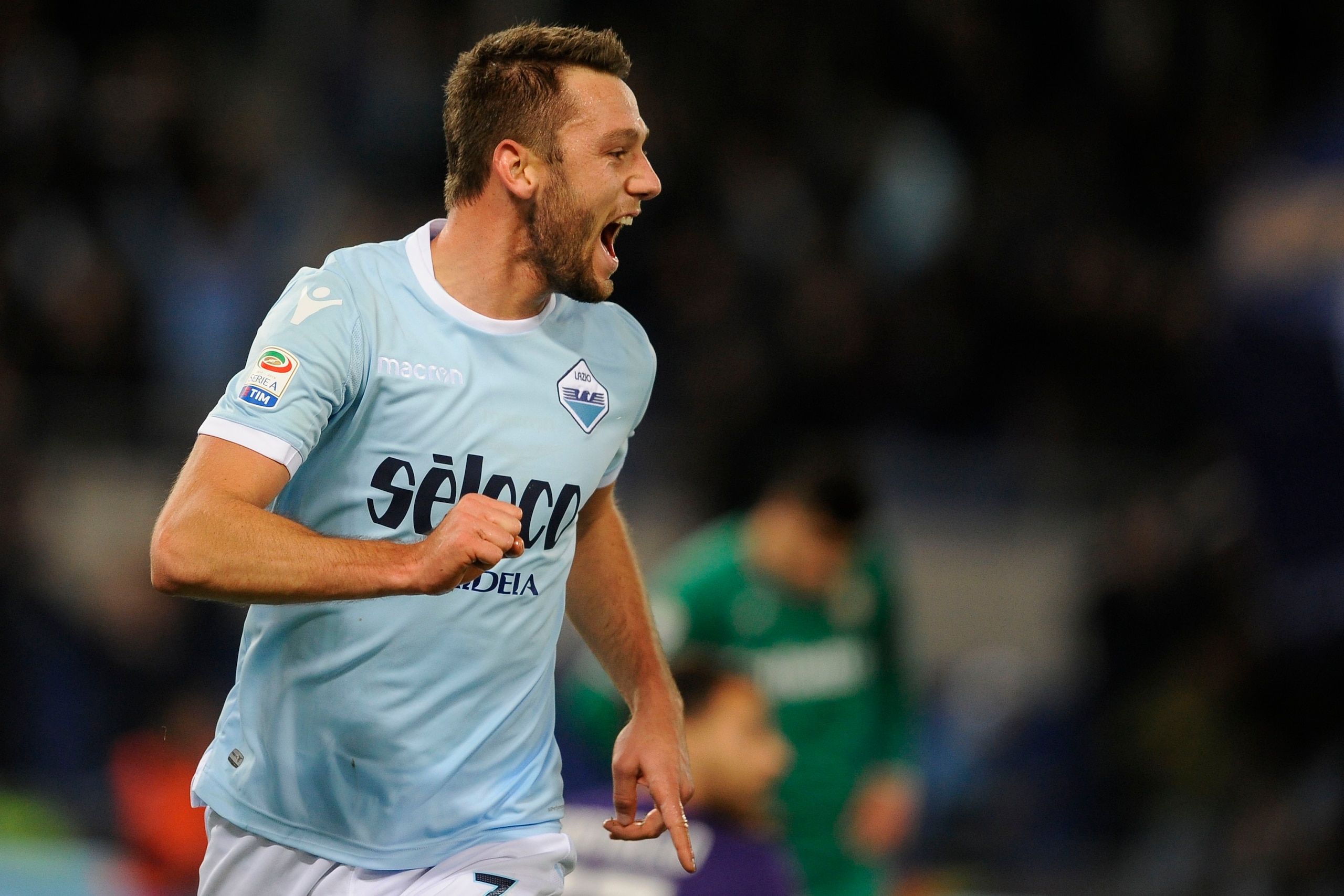 ROME, ROMA - NOVEMBER 26:  Stefan De Vrij of SS Lazio celebrates a opening goal with his team mates during the Serie A match between SS Lazio and ACF Fiorentina at Stadio Olimpico on November 26, 2017 in Rome, Italy.  (Photo by Marco Rosi/Getty Images)