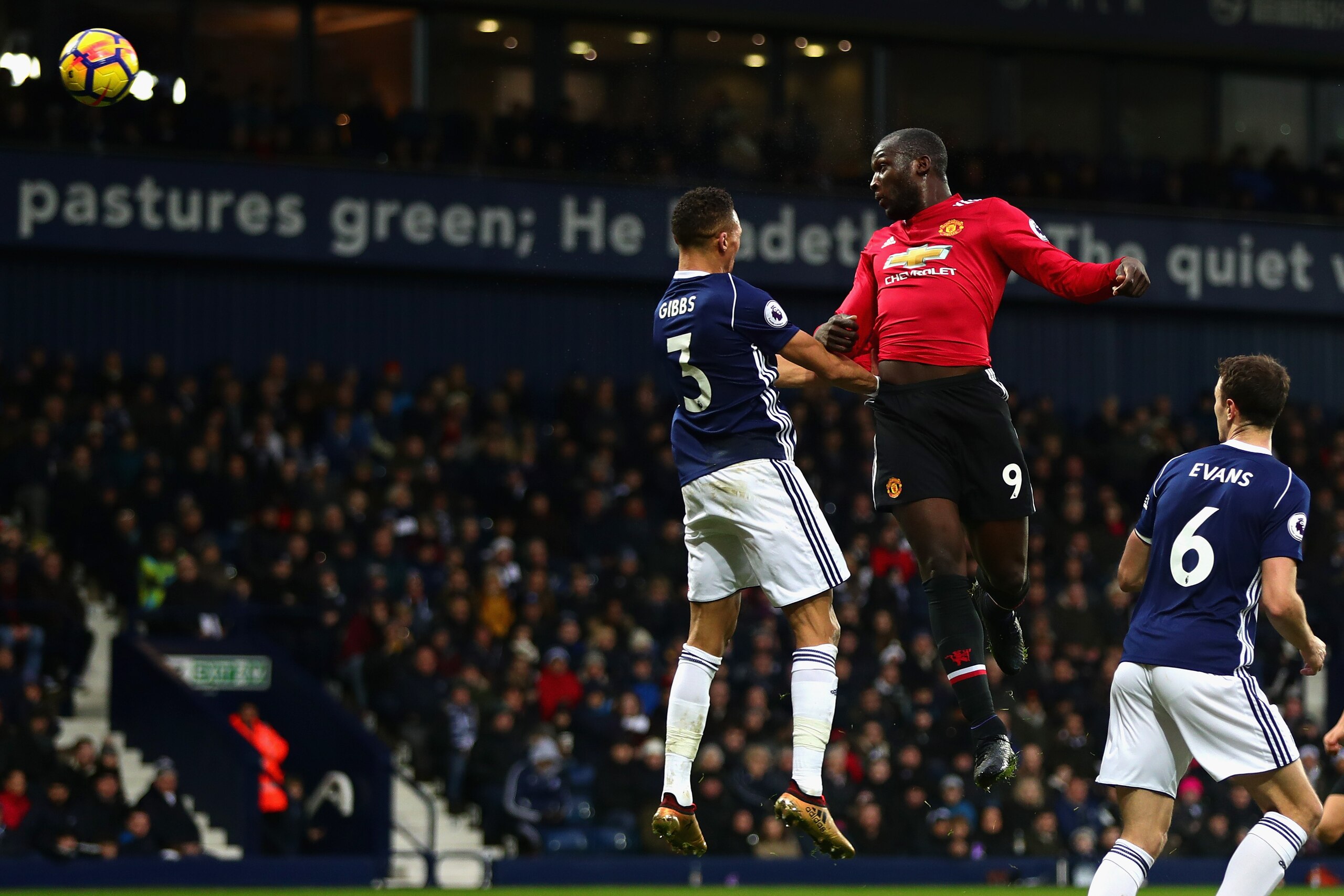 WEST BROMWICH, ENGLAND - DECEMBER 17:  Romelu Lukaku of Manchester United scores the opening goal during the Premier League match between West Bromwich Albion and Manchester United at The Hawthorns on December 17, 2017 in West Bromwich, England.  (Photo b