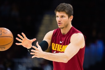 CLEVELAND, OH - DECEMBER 14: Kyle Korver #26 of the Cleveland Cavaliers warms up prior to the game against the Los Angeles Lakers at Quicken Loans Arena on December 14, 2017 in Cleveland, Ohio. NOTE TO USER: User expressly acknowledges and agrees that, by