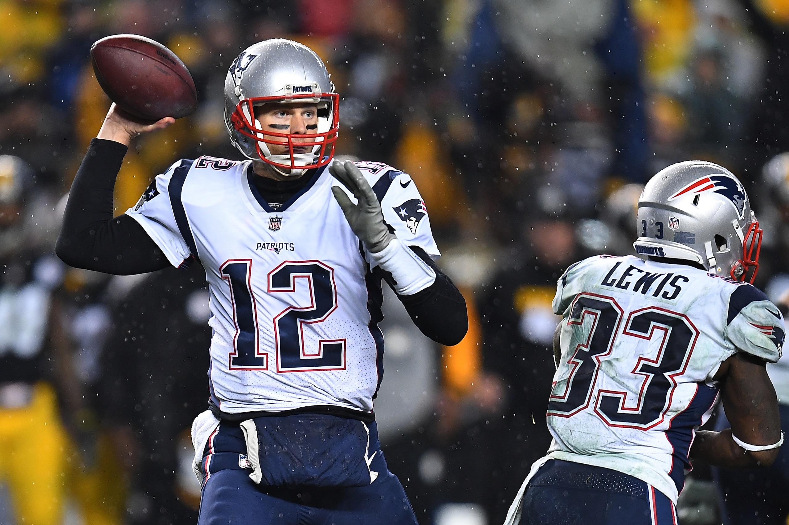 PITTSBURGH, PA - DECEMBER 17: Tom Brady #12 of the New England Patriots drops back to pass in the second half during the game against the Pittsburgh Steelers at Heinz Field on December 17, 2017 in Pittsburgh, Pennsylvania. (Photo by Joe Sargent/Getty Imag PITTSBURGH, PA - DECEMBER 17: Tom Brady #12 of the New England Patriots drops back to pass in the second half during the game against the Pittsburgh Steelers at Heinz Field on December 17, 2017 in Pittsburgh, Pennsylvania. (Photo by Joe Sargent/Getty Imag