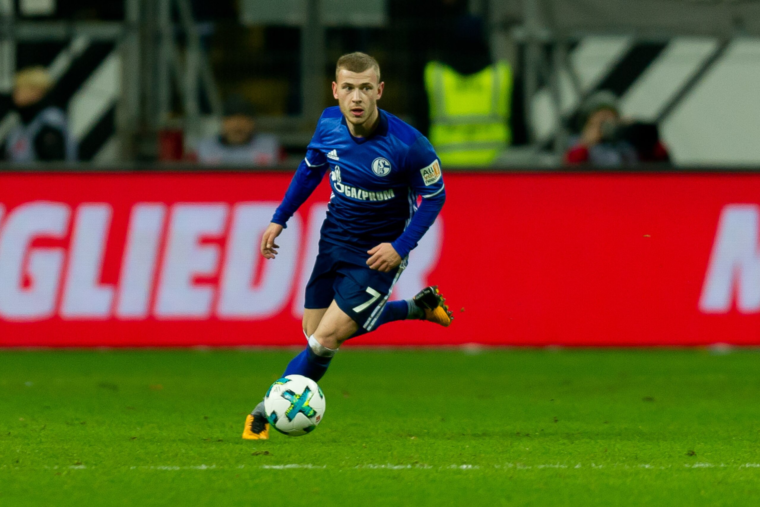 FRANKFURT AM MAIN, GERMANY - DECEMBER 16: Max Meyer of Schalke controls the ball during the Bundesliga match between Eintracht Frankfurt and FC Schalke 04 at Commerzbank-Arena on December 16, 2017 in Frankfurt am Main, Germany. (Photo by TF-Images/TF-Imag