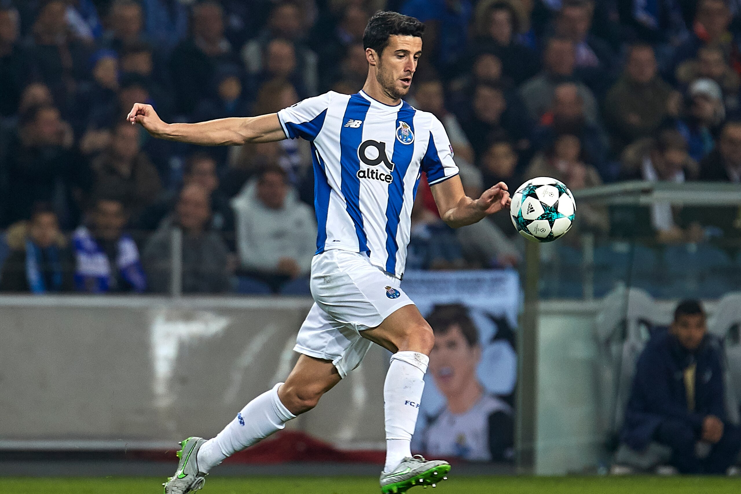 PORTO, PORTUGAL - DECEMBER 06:  Ivan Marcano of FC Porto in action during the UEFA Champions League group G match between FC Porto and AS Monaco at Estadio do Dragao on December 6, 2017 in Porto, Portugal.  (Photo by fotopress/Getty Images)