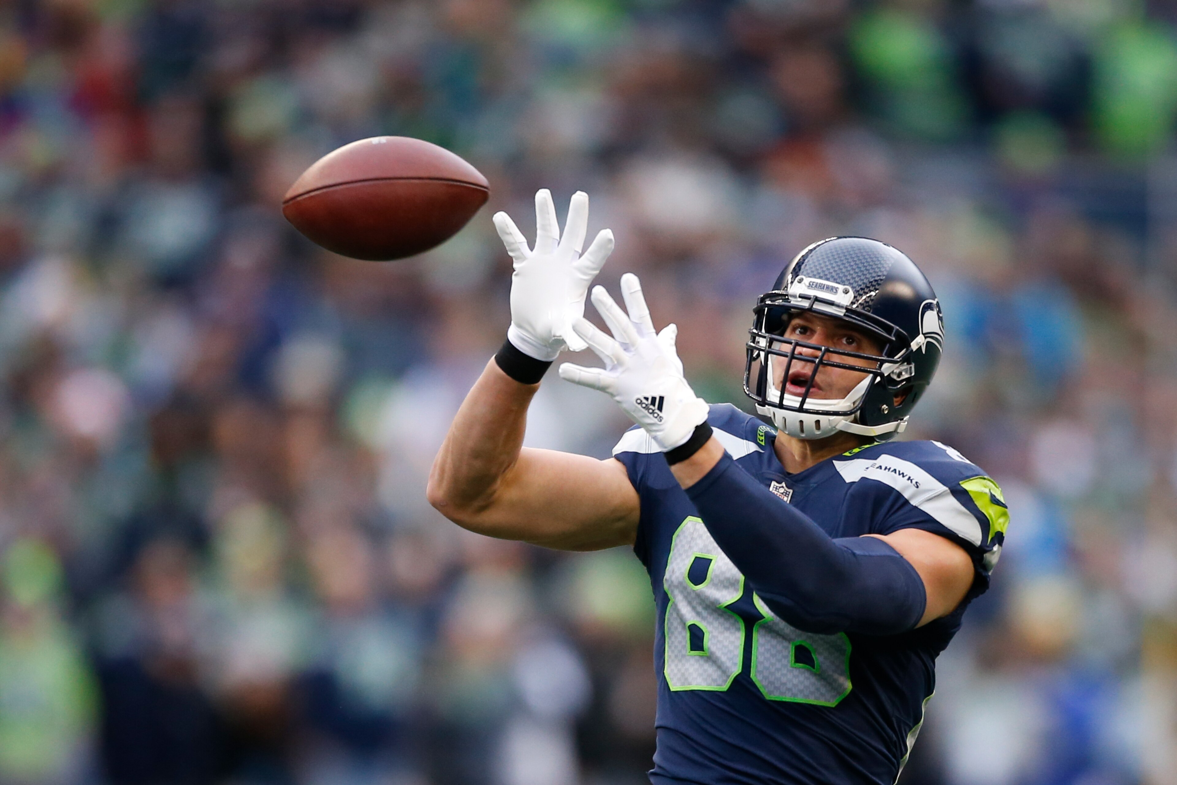 SEATTLE, WA - DECEMBER 17:  Tight end Jimmy Graham #88 of the Seattle Seahawks makes a reception against the Los Angeles Rams during the 2nd quarter of the game at CenturyLink Field on December 17, 2017 in Seattle, Washington.  (Photo by Otto Greule Jr /G