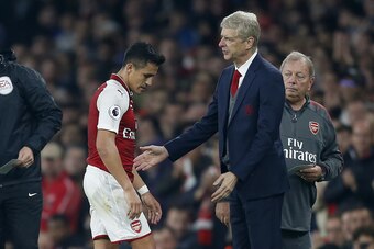 Arsenal's French manager Arsene Wenger gestures as Arsenal's Chilean striker Alexis Sanchez is substituted off of the pitch during the English Premier League football match between Arsenal and West Bromwich Albion at the Emirates Stadium in London on Sept