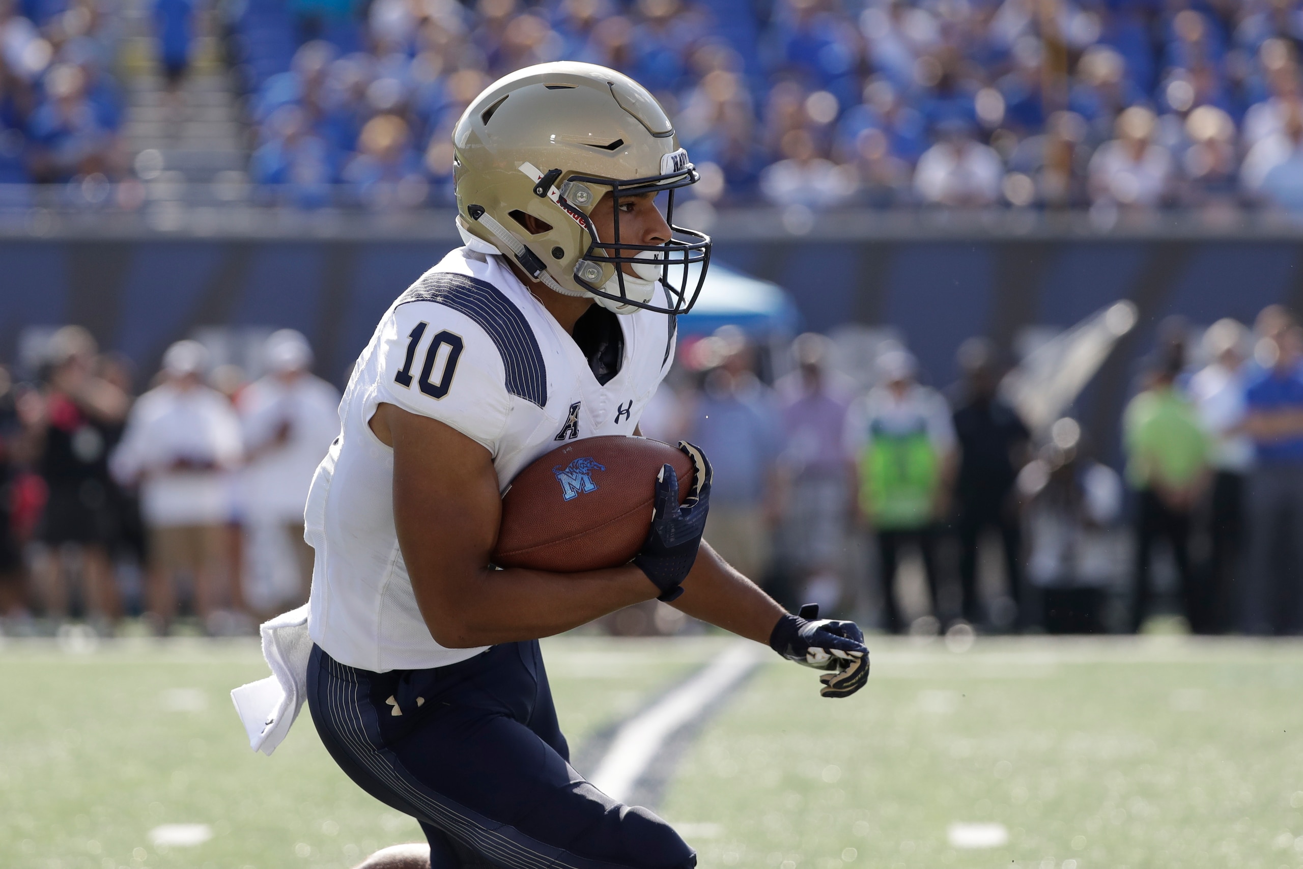 Malcolm Perry averages 8.8 yards per carry for Navy.