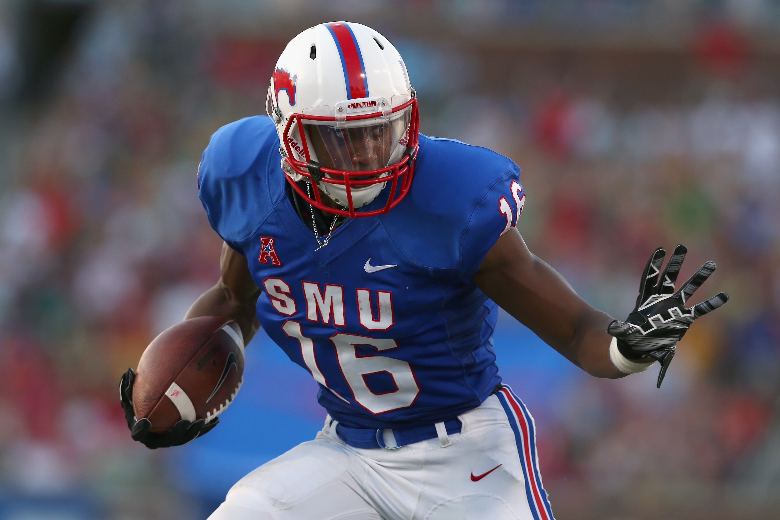DALLAS, TX - SEPTEMBER 04: Courtland Sutton #16 of the Southern Methodist Mustangs scores a touchdown agains the Baylor Bears in the second quarter at Gerald J. Ford Stadium on September 4, 2015 in Dallas, Texas. (Photo by Tom Pennington/Getty Images) DALLAS, TX - SEPTEMBER 04: Courtland Sutton #16 of the Southern Methodist Mustangs scores a touchdown agains the Baylor Bears in the second quarter at Gerald J. Ford Stadium on September 4, 2015 in Dallas, Texas. (Photo by Tom Pennington/Getty Images)