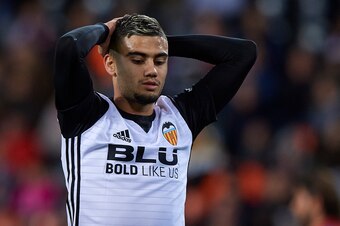 VALENCIA, SPAIN - NOVEMBER 30:  Andreas Pereira of Valencia reacts during the Copa Del Rey match between Valencia and Zaragoza at Mestalla Stadium on November 30, 2017 in Valencia, Spain.  (Photo by fotopress/Getty Images)