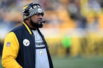 PITTSBURGH, PA - DECEMBER 31: head coach Mike Tomlin of the Pittsburgh Steelers looks on from the sidelines in the second quarter during the game against the Cleveland Browns at Heinz Field on December 31, 2017 in Pittsburgh, Pennsylvania. (Photo by Joe S