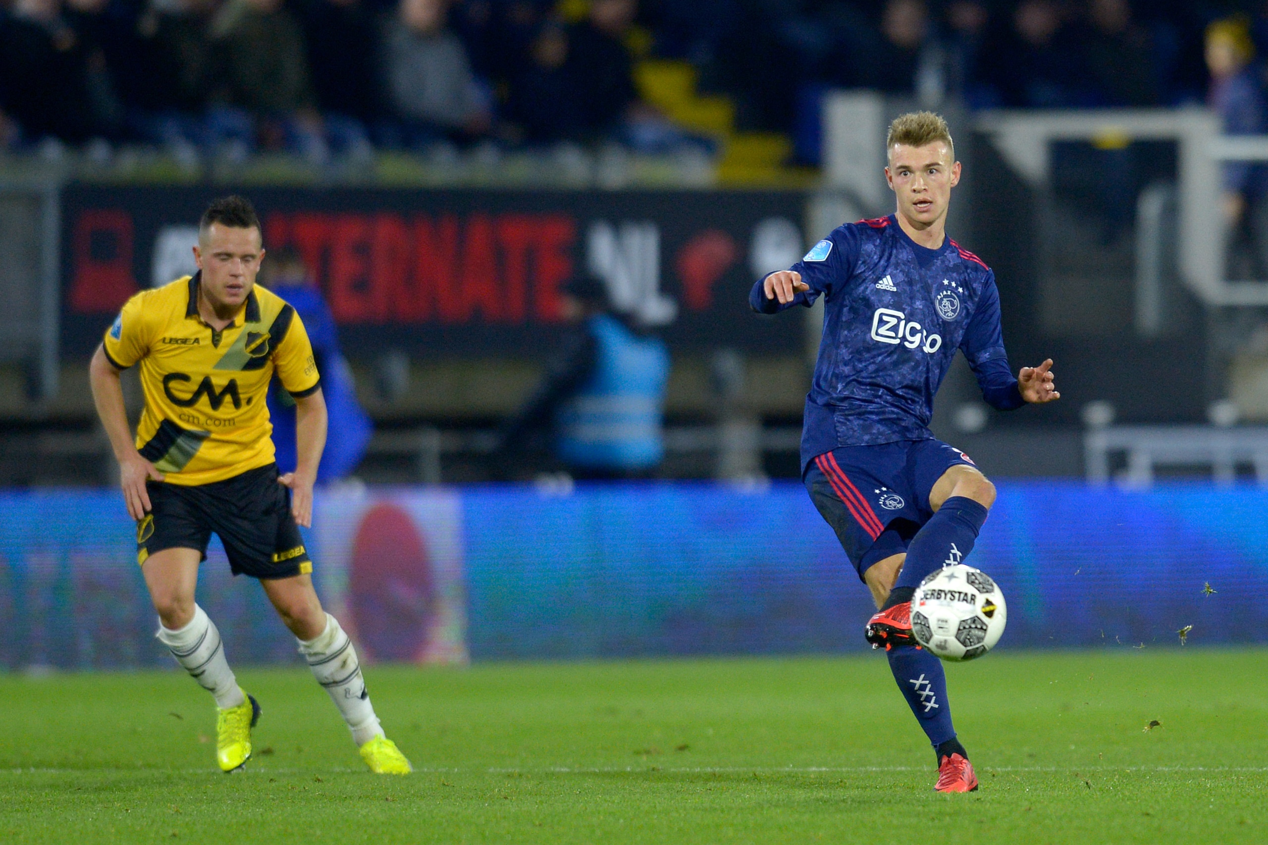 BREDA, NETHERLANDS - NOVEMBER 18: Daley Sinkgraven of Ajax  during the Dutch Eredivisie  match between NAC Breda v Ajax at the Rat Verlegh Stadium on November 18, 2017 in Breda Netherlands (Photo by Angelo Blankespoor/Soccrates/Getty Images)