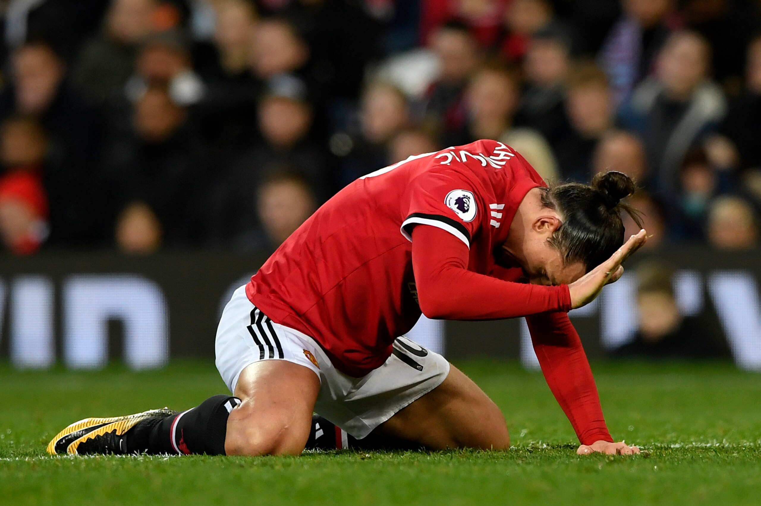 MANCHESTER, ENGLAND - DECEMBER 26:  Zlatan Ibrahimovic of Manchester United looks dejected during the Premier League match between Manchester United and Burnley at Old Trafford on December 26, 2017 in Manchester, England.  (Photo by Stu Forster/Getty Imag