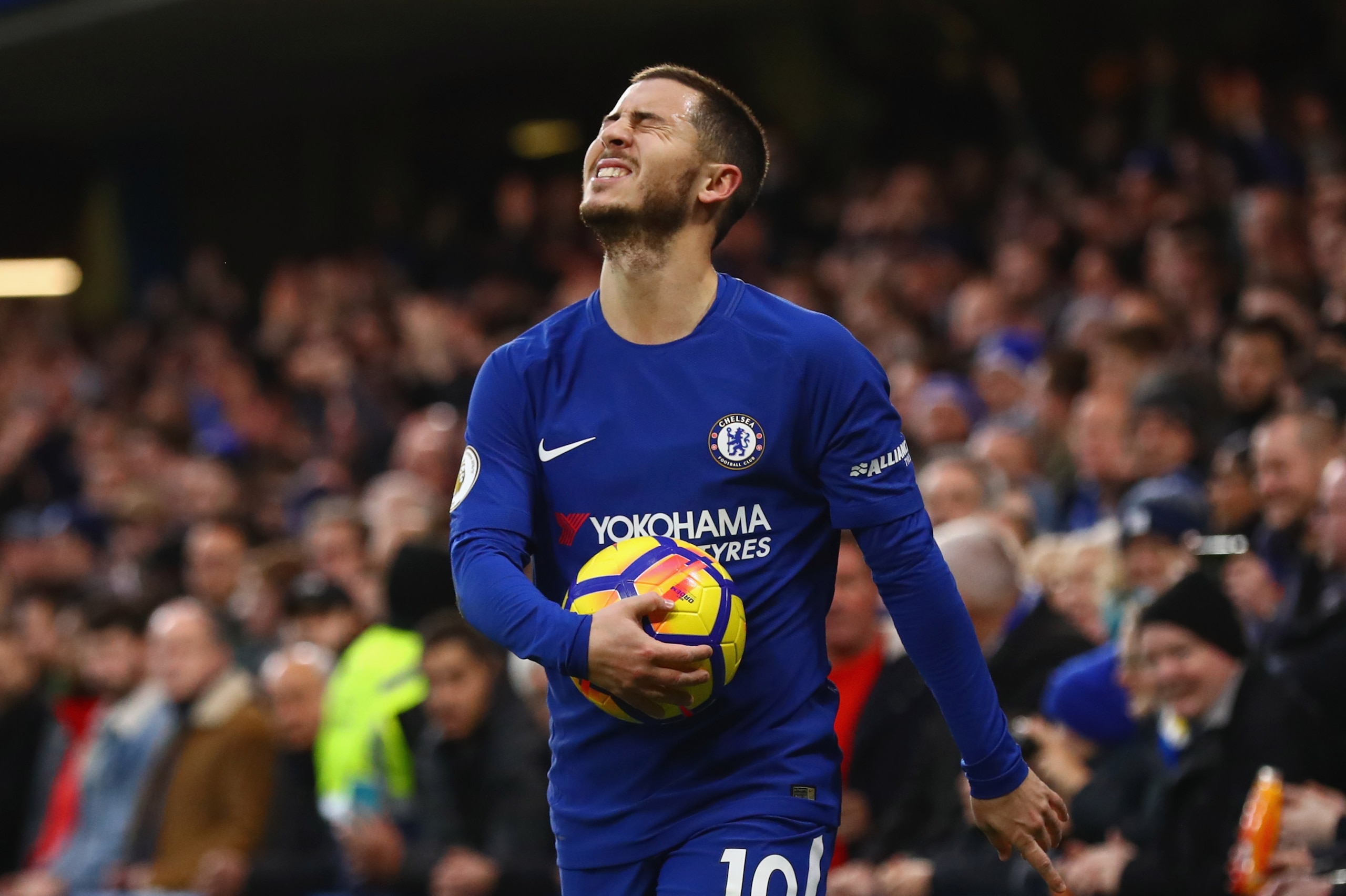LONDON, ENGLAND - DECEMBER 26:  Eden Hazard of Chelsea reacts during the Premier League match between Chelsea and Brighton and Hove Albion at Stamford Bridge on December 26, 2017 in London, England.  (Photo by Clive Rose/Getty Images)
