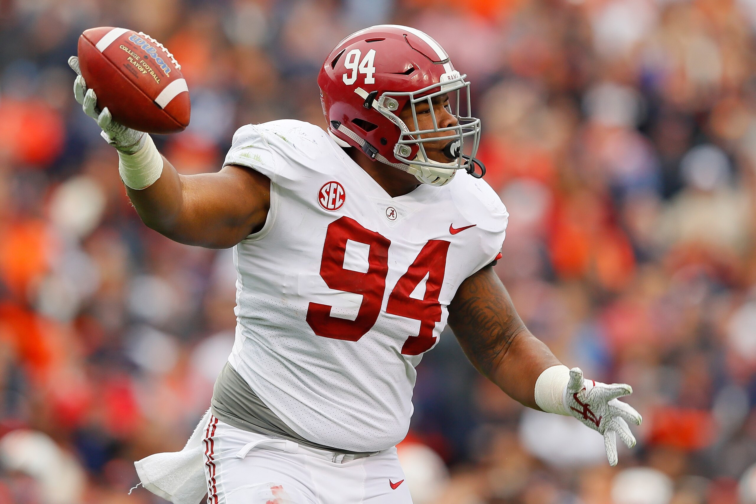 AUBURN, AL - NOVEMBER 25:  Da'Ron Payne #94 of the Alabama Crimson Tide reacts after recovering a fumble during the first quarter against the Auburn Tigers at Jordan Hare Stadium on November 25, 2017 in Auburn, Alabama.  (Photo by Kevin C. Cox/Getty Image