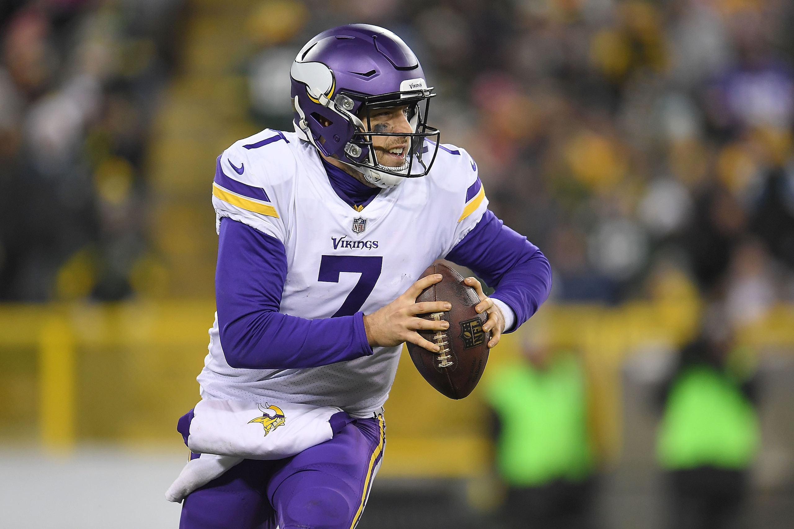 GREEN BAY, WI - DECEMBER 23:  Case Keenum #7 of the Minnesota Vikings drops back to pass during a game against the Green Bay Packers at Lambeau Field on December 23, 2017 in Green Bay, Wisconsin.  The Vikings defeated the Packers 16-0.  (Photo by Stacy Re
