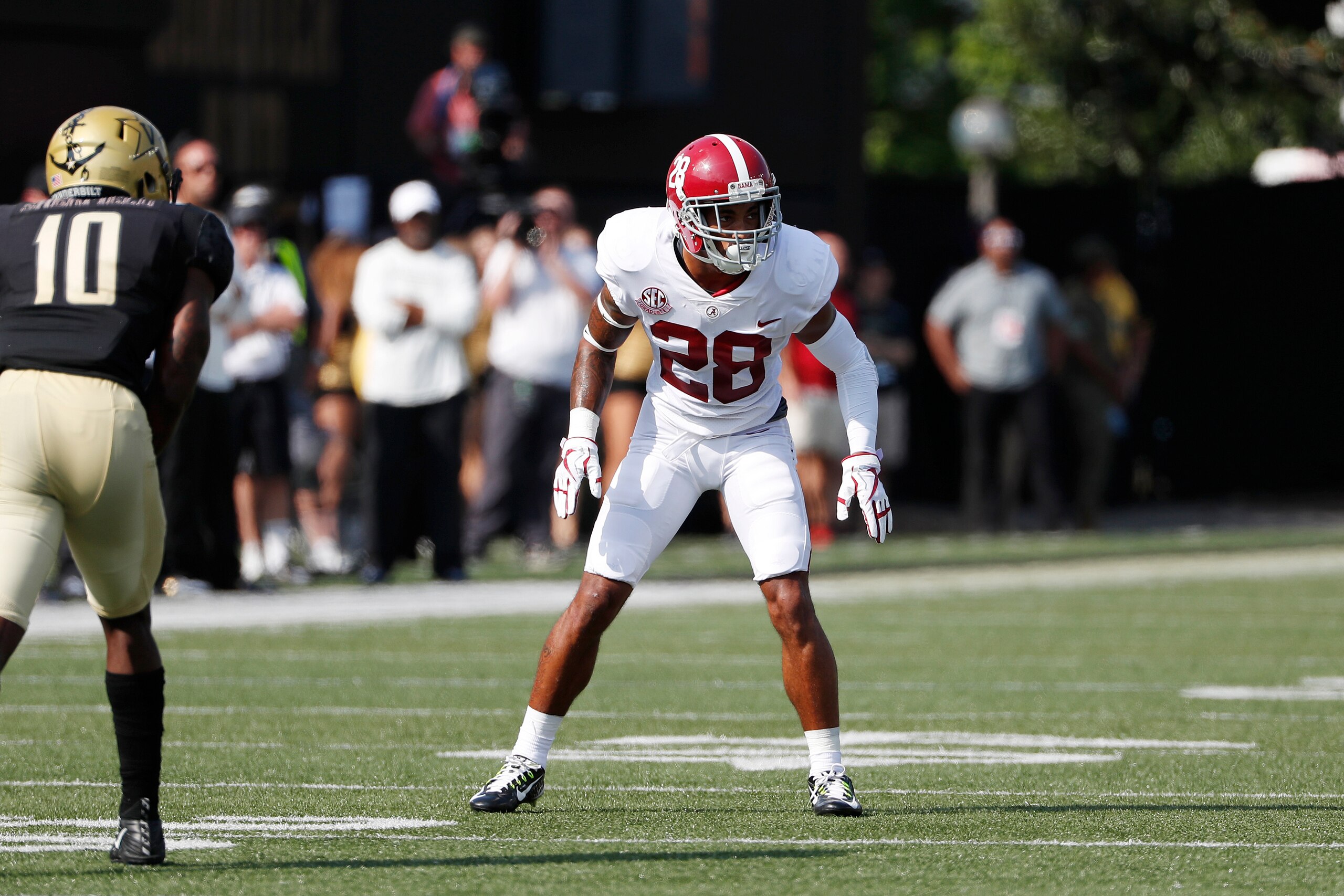 NASHVILLE, TN - SEPTEMBER 23: Anthony Averett #28 of the Alabama Crimson Tide in action during a game against the Vanderbilt Commodores at Vanderbilt Stadium on September 23, 2017 in Nashville, Tennessee. Alabama won 59-0. (Photo by Joe Robbins/Getty Imag
