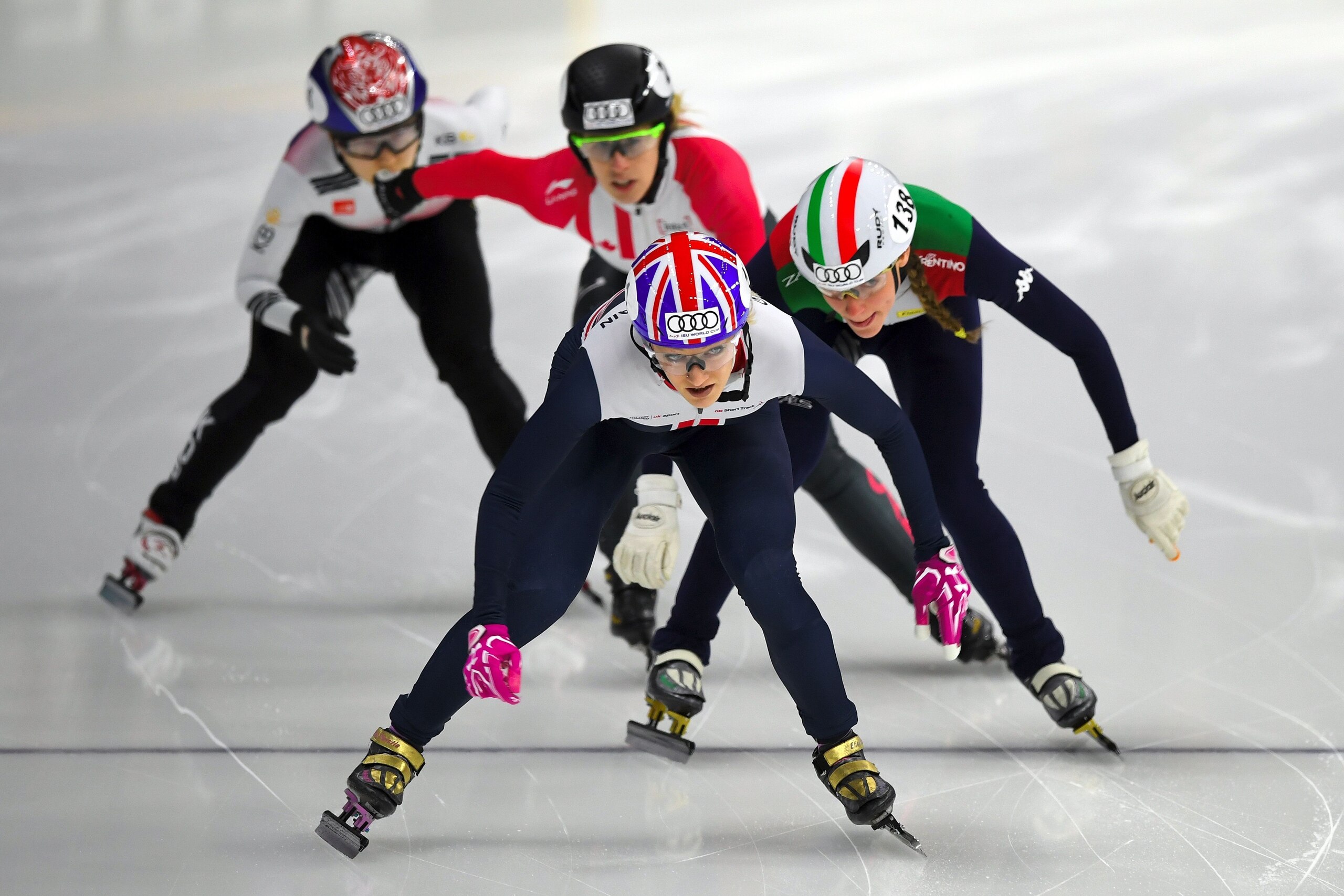 Elise Christie (C) of Great Britain leads a group during the women's 500m final event at the ISU World Cup Short Track Speed Skating in Seoul on November 18, 2017.
 / AFP PHOTO / JUNG Yeon-Je        (Photo credit should read JUNG YEON-JE/AFP/Getty Images)