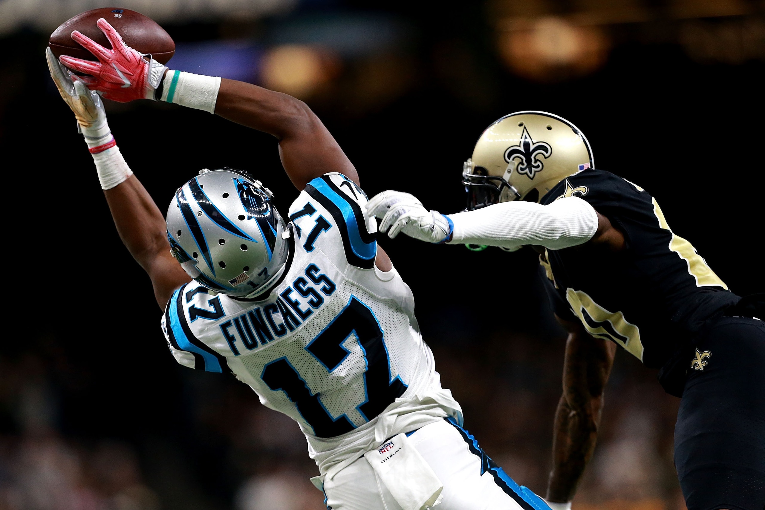 NEW ORLEANS, LA - DECEMBER 03: Devin Funchess #17 of the Carolina Panthers catches a pass over Ken Crawley #20 of the New Orleans Saints during the second half of a NFL game at the Mercedes-Benz Superdome on December 3, 2017 in New Orleans, Louisiana. Th NEW ORLEANS, LA - DECEMBER 03: Devin Funchess #17 of the Carolina Panthers catches a pass over Ken Crawley #20 of the New Orleans Saints during the second half of a NFL game at the Mercedes-Benz Superdome on December 3, 2017 in New Orleans, Louisiana. Th