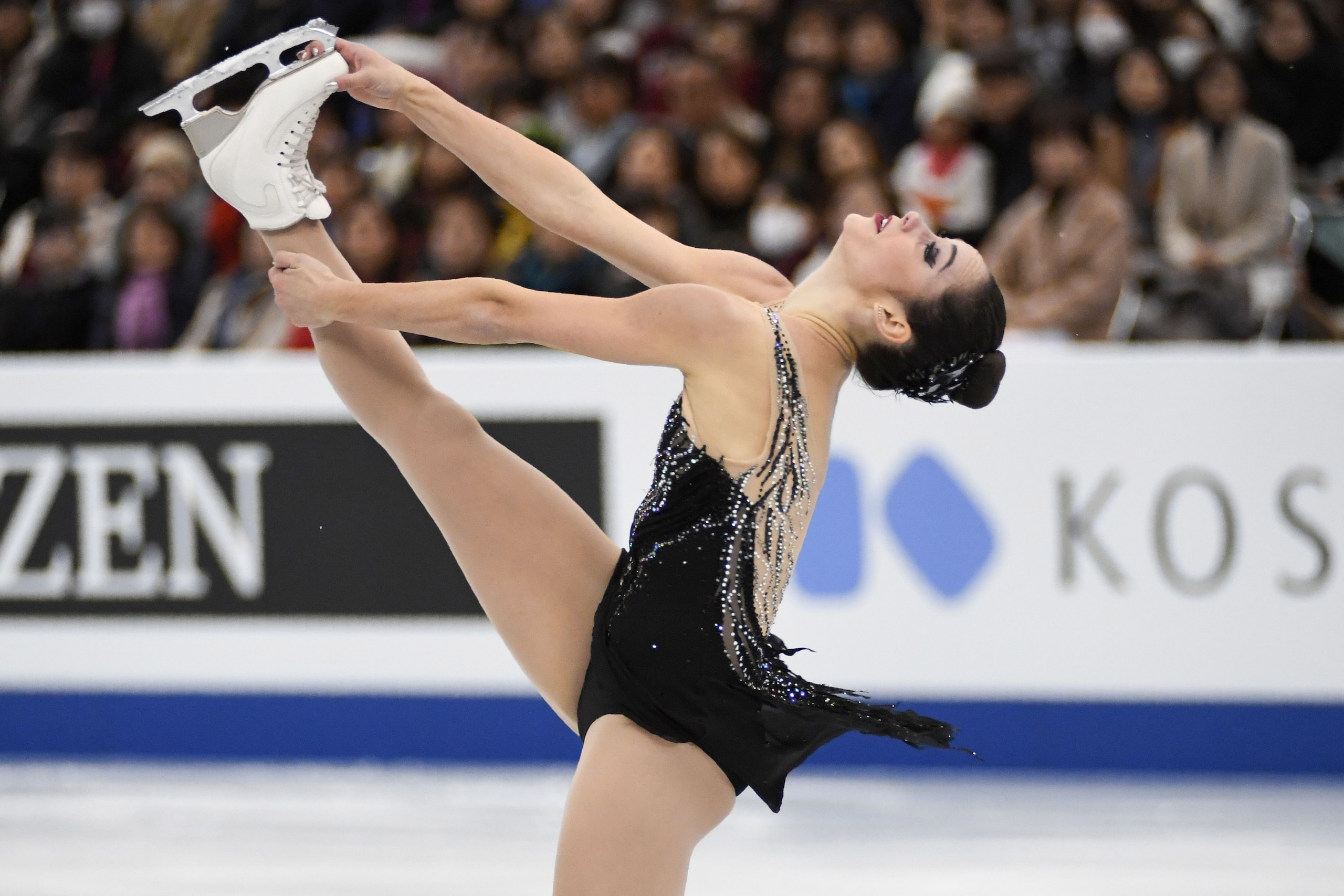 Canada's Kaetlyn Osmond competes during the women's free skating programme at the Grand Prix of Figure Skating final in Nagoya on December 9, 2017.  / AFP PHOTO / Toshifumi KITAMURA        (Photo credit should read TOSHIFUMI KITAMURA/AFP/Getty Images)