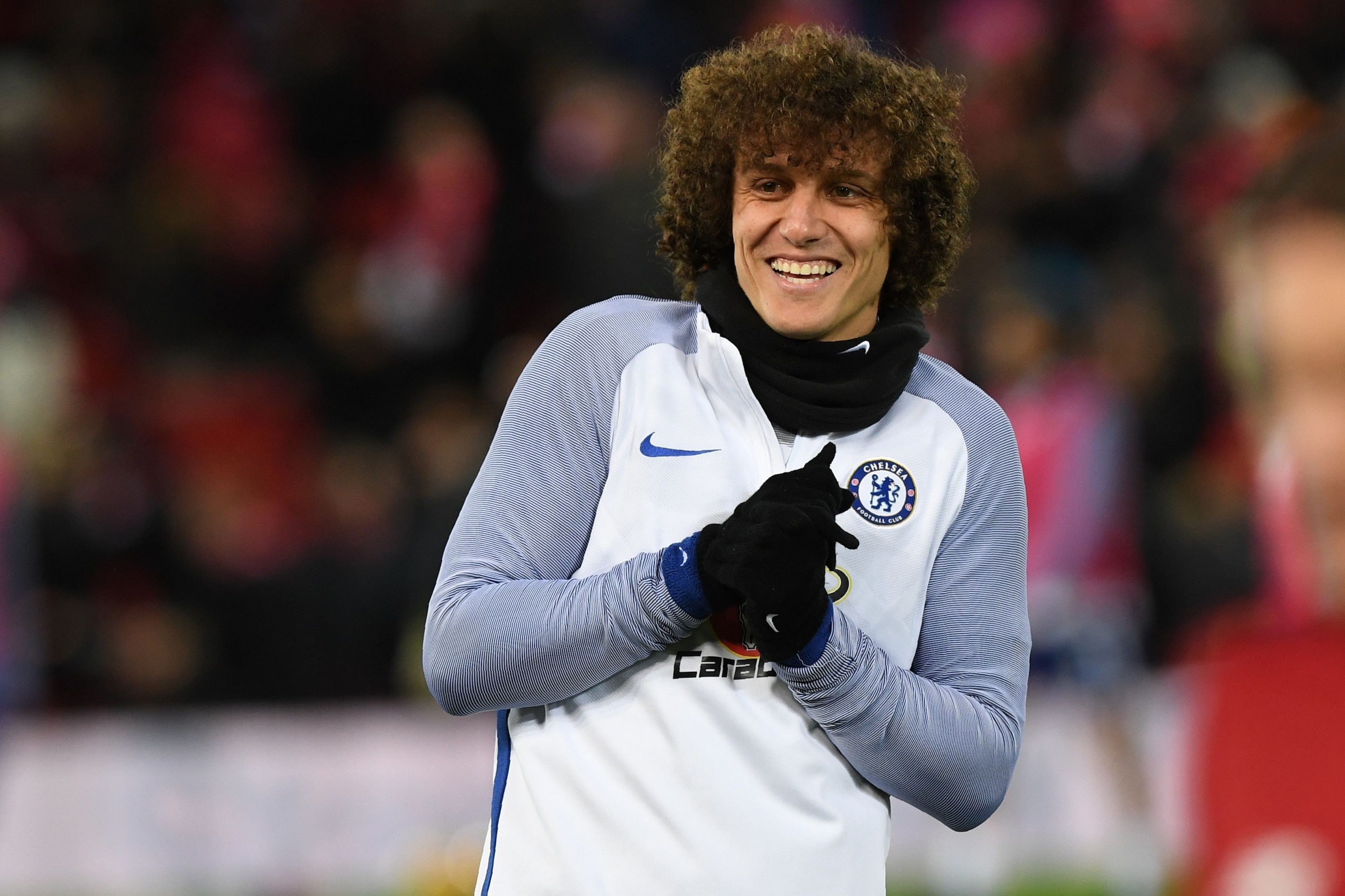 Chelsea's Brazilian defender David Luiz warms up on the pitch ahead of the English Premier League football match between Liverpool and  Chelsea at Anfield in Liverpool, north west England on November 25, 2017. / AFP PHOTO / Paul ELLIS / RESTRICTED TO EDIT
