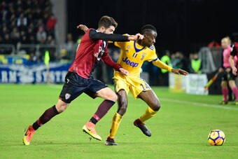 Cagliari's Italian defender Paolo Farago vies with Juventus' French midfielder Blaise Matuidi during the Italian Serie A football match between Cagliari Calcio and Juventus at the Sardegna stadium in Cagliari, on the Sardinia mediterranean island on Janua