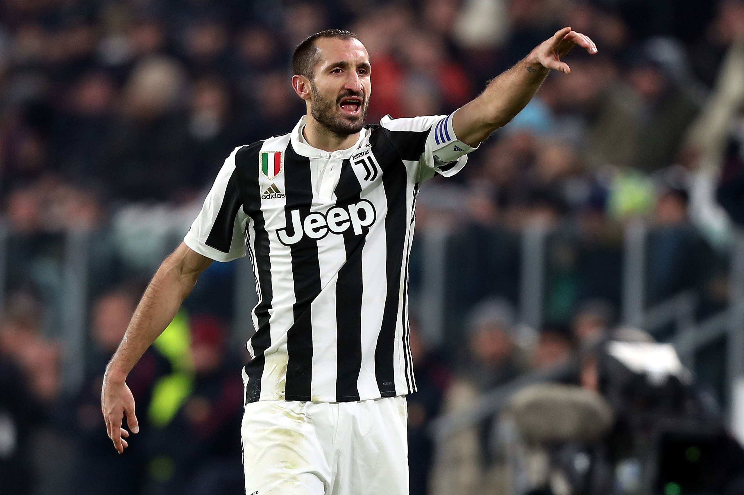 TURIN, ITALY - DECEMBER 23: Giorgio Chiellini of Juventus in action during the serie A match between Juventus and AS Roma on December 23, 2017 in Turin, Italy. (Photo by Gabriele Maltinti/Getty Images) TURIN, ITALY - DECEMBER 23: Giorgio Chiellini of Juventus in action during the serie A match between Juventus and AS Roma on December 23, 2017 in Turin, Italy. (Photo by Gabriele Maltinti/Getty Images)