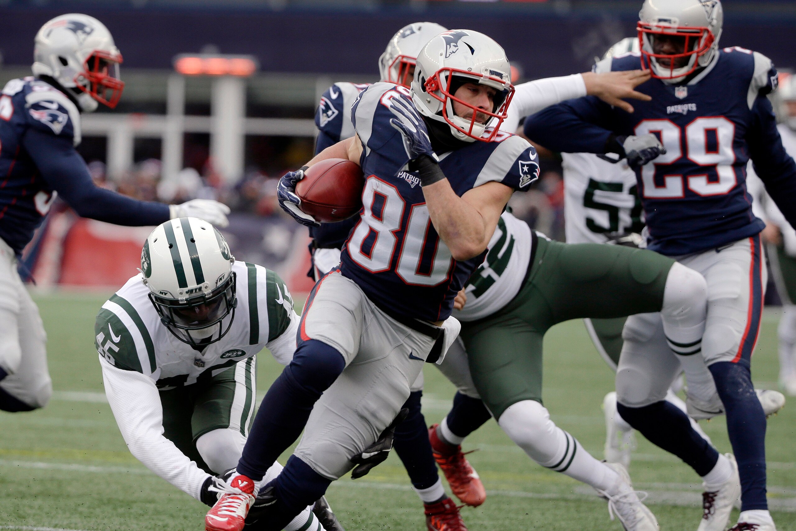 Danny Amendola will try to exploit the Titans' pass defense.
