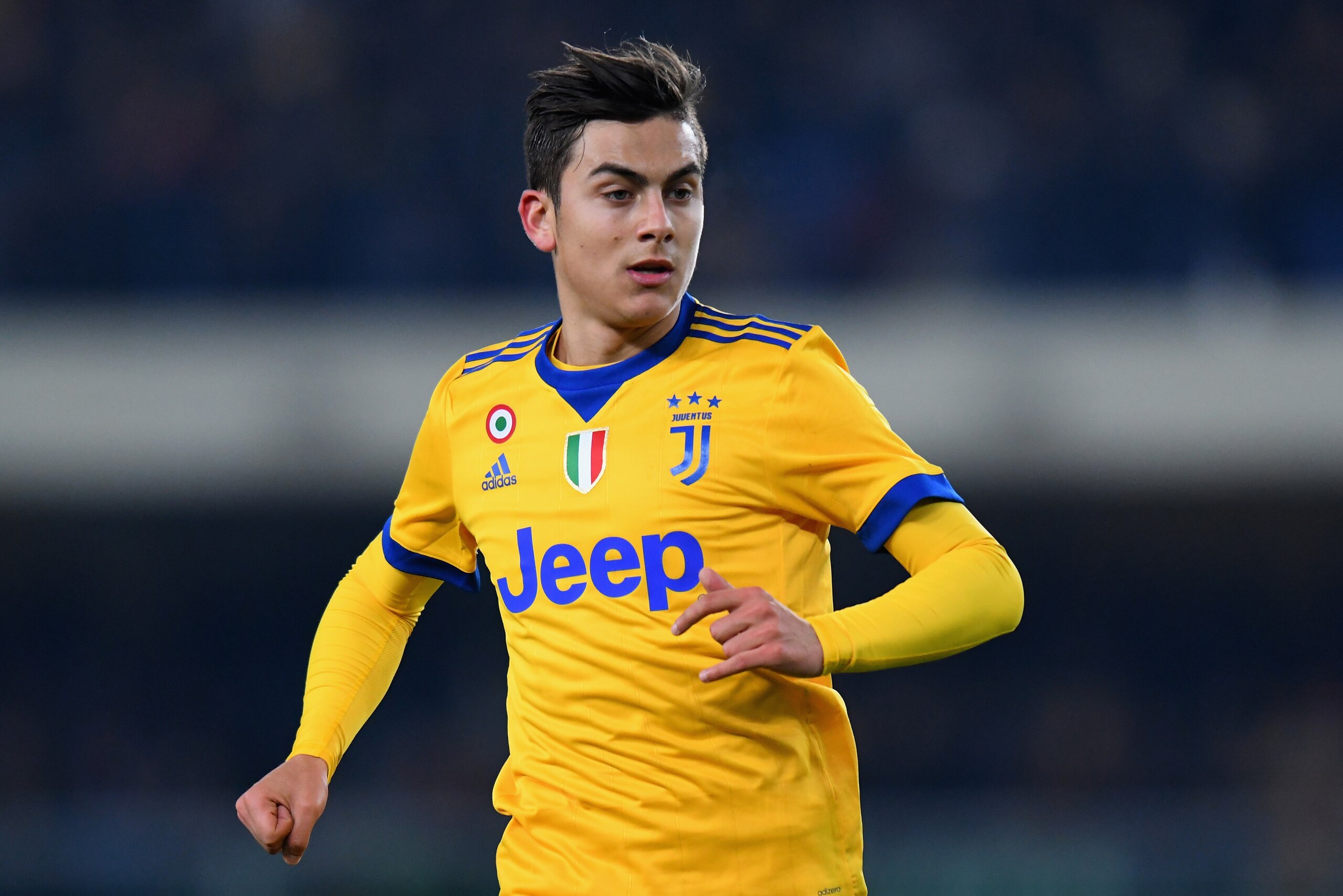 VERONA, ITALY - DECEMBER 30:  Paulo Exequiel Dybala of Juventus looks on during the serie A match between Hellas Verona FC and Juventus at Stadio Marc'Antonio Bentegodi on December 30, 2017 in Verona, Italy.  (Photo by Alessandro Sabattini/Getty Images)