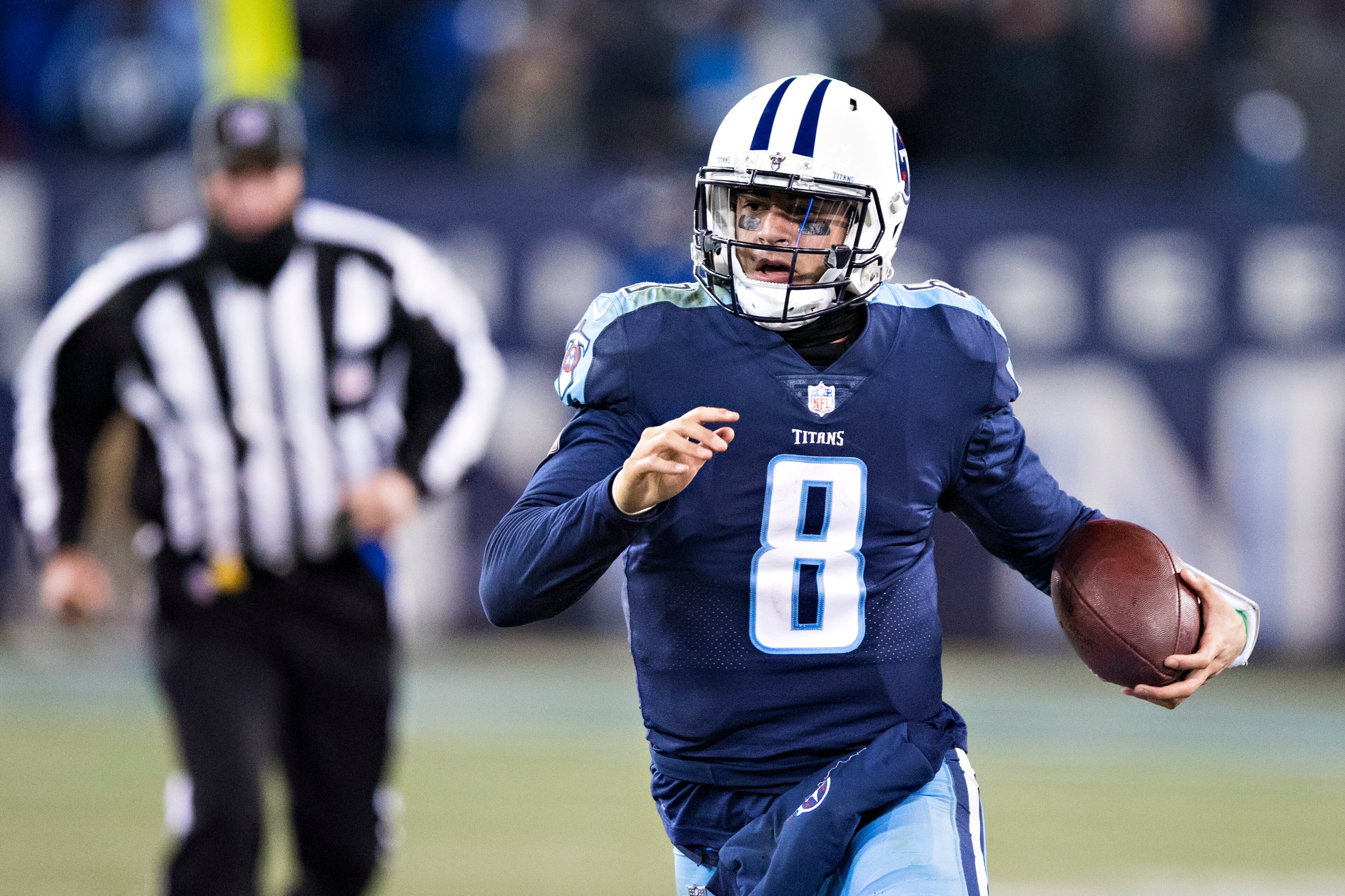 NASHVILLE, TN - DECEMBER 31:  Marcus Mariota #8 of the Tennessee Titans runs the ball during a game against the Jacksonville Jaguars at Nissan Stadium on December 31, 2017 in Nashville, Tennessee.  The Titans defeated the Jaguars 15-10.  (Photo by Wesley 
