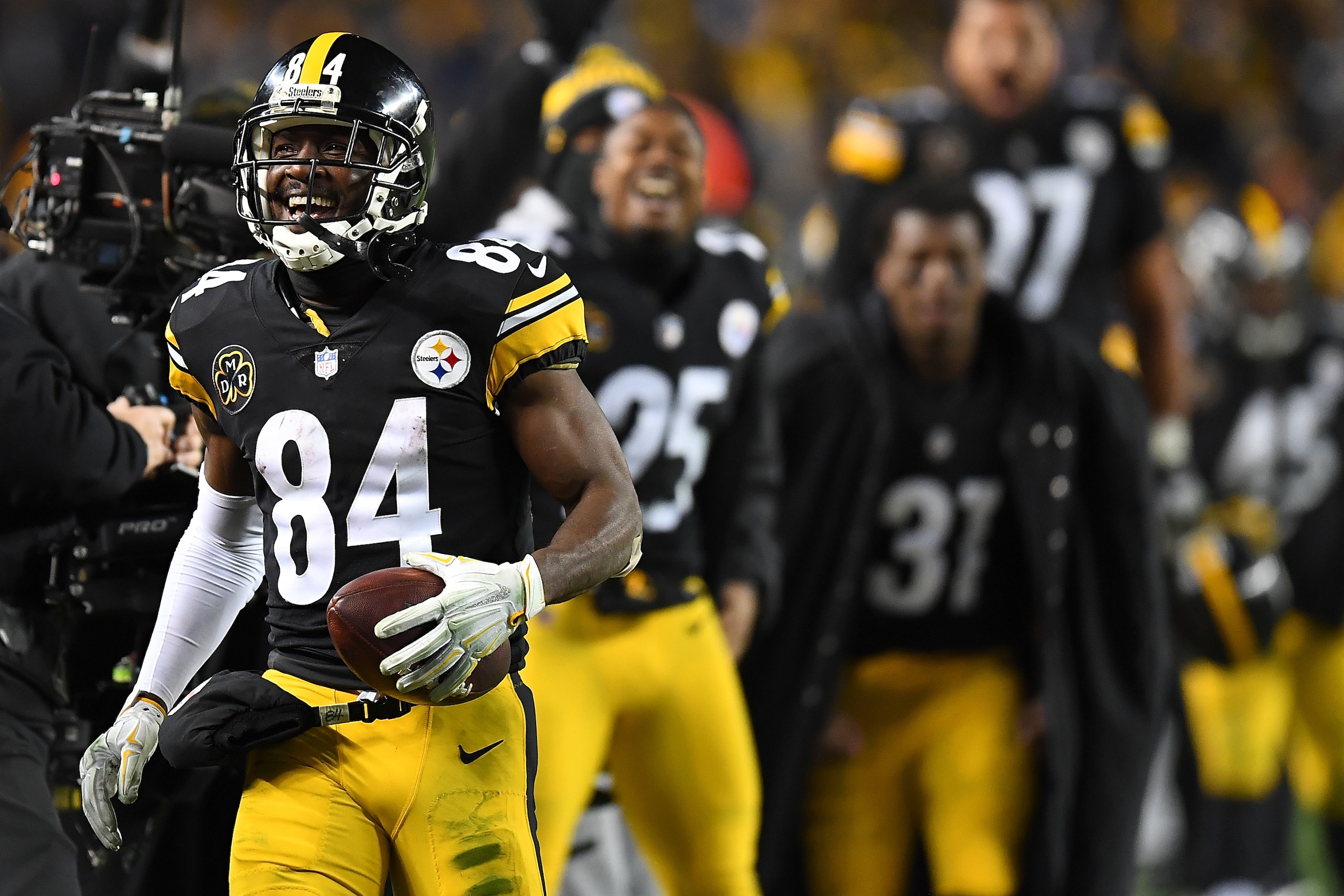 PITTSBURGH, PA - DECEMBER 10: Antonio Brown #84 of the Pittsburgh Steelers reacts after a reception for a first down in the fourth quarter during the game against the Baltimore Ravens at Heinz Field on December 10, 2017 in Pittsburgh, Pennsylvania. (Photo