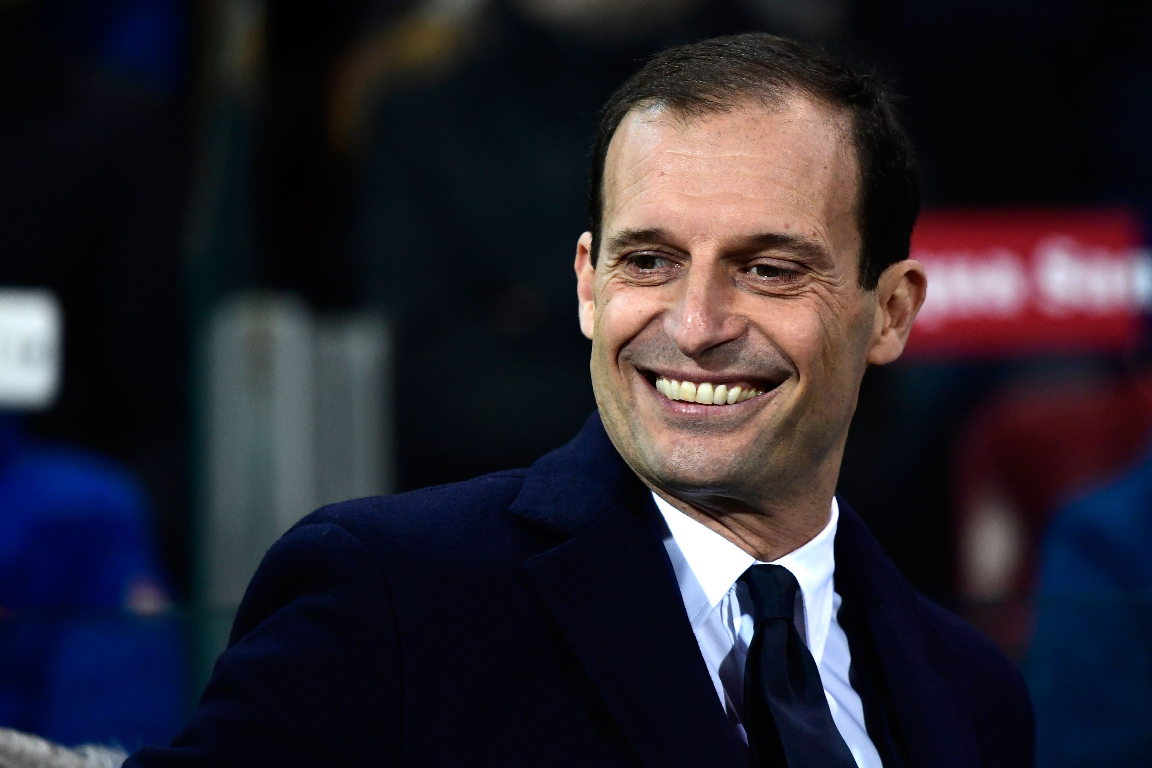 Juventus' Italian coach Massimiliano Allegri enters the pitch prior the Italian Serie A football match between Cagliari Calcio and Juventus at the Sardegna stadium in Cagliari, on the Sardinia mediterranean island on January 6, 2018. / AFP PHOTO / MIGUEL Juventus' Italian coach Massimiliano Allegri enters the pitch prior the Italian Serie A football match between Cagliari Calcio and Juventus at the Sardegna stadium in Cagliari, on the Sardinia mediterranean island on January 6, 2018. / AFP PHOTO / MIGUEL