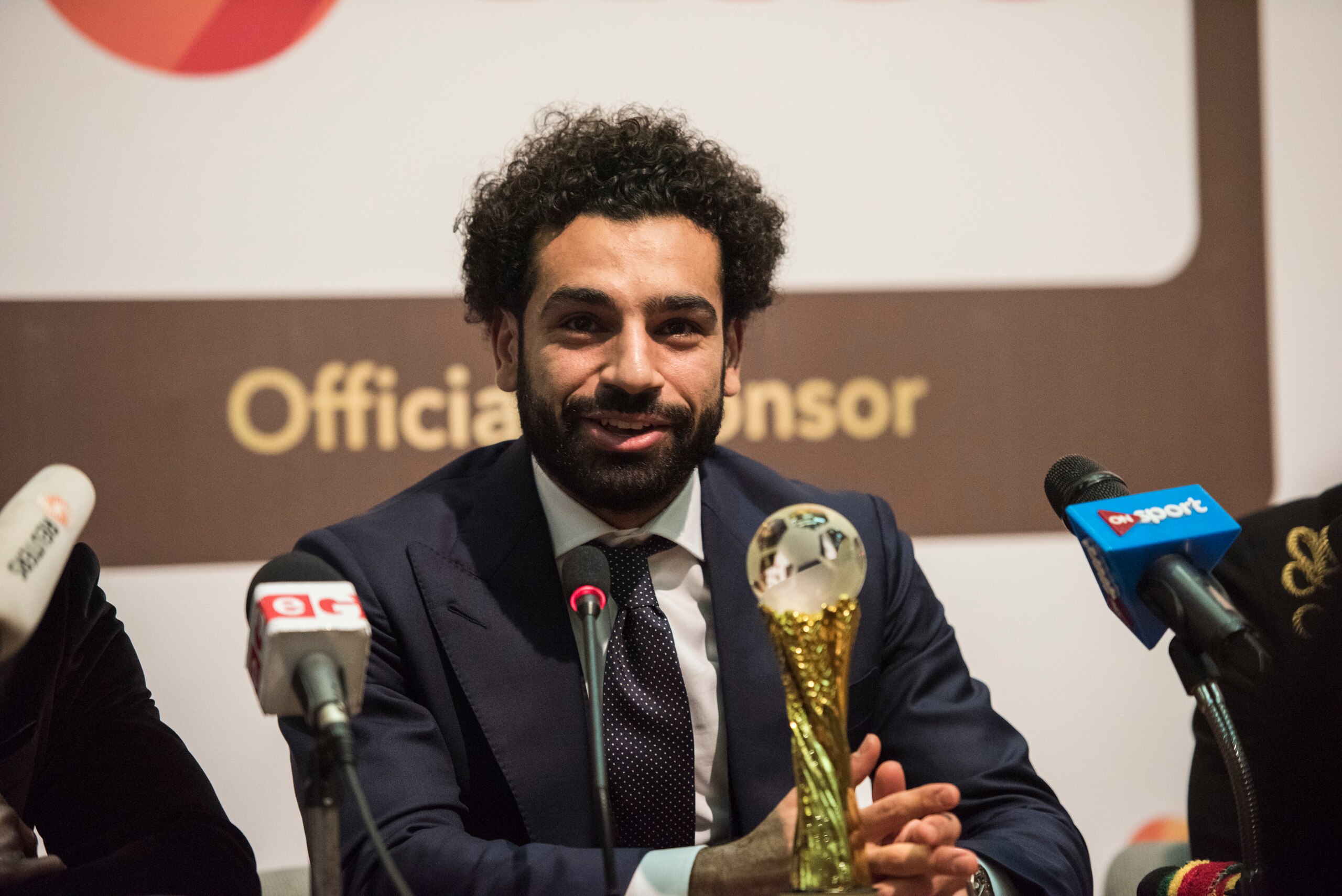 African Footballer of the Year,  Egypt and Liverpool striker Mohammed Salah speaks during a press conference after the CAF awards at the Accra International Press Conference in Accra, on January 4, 2018. / AFP PHOTO / CRISTINA ALDEHUELA        (Photo cred