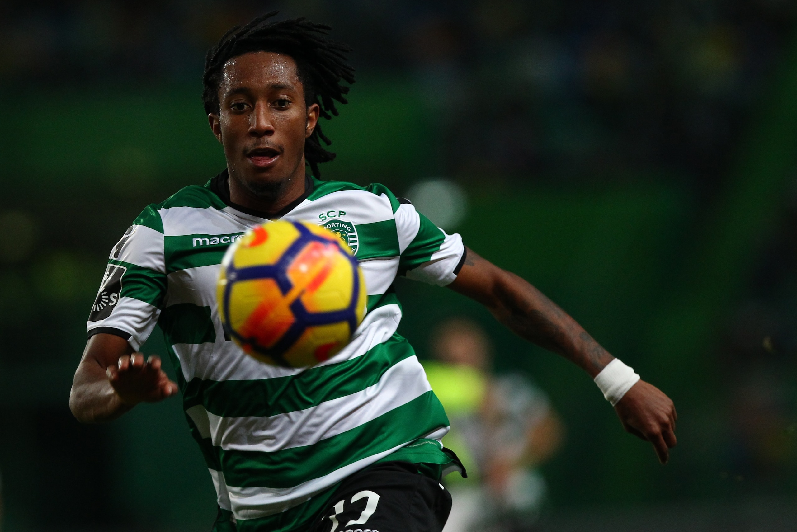 LISBON, PORTUGAL - JANUARY 7: Sporting CP forward Gelson Martins from Portugal in action during the Primeira Liga match between Sporting CP and CS Maritimo at Estadio Jose Alvalade on January 7, 2018 in Lisbon, Portugal.  (Photo by Gualter Fatia/Getty Ima