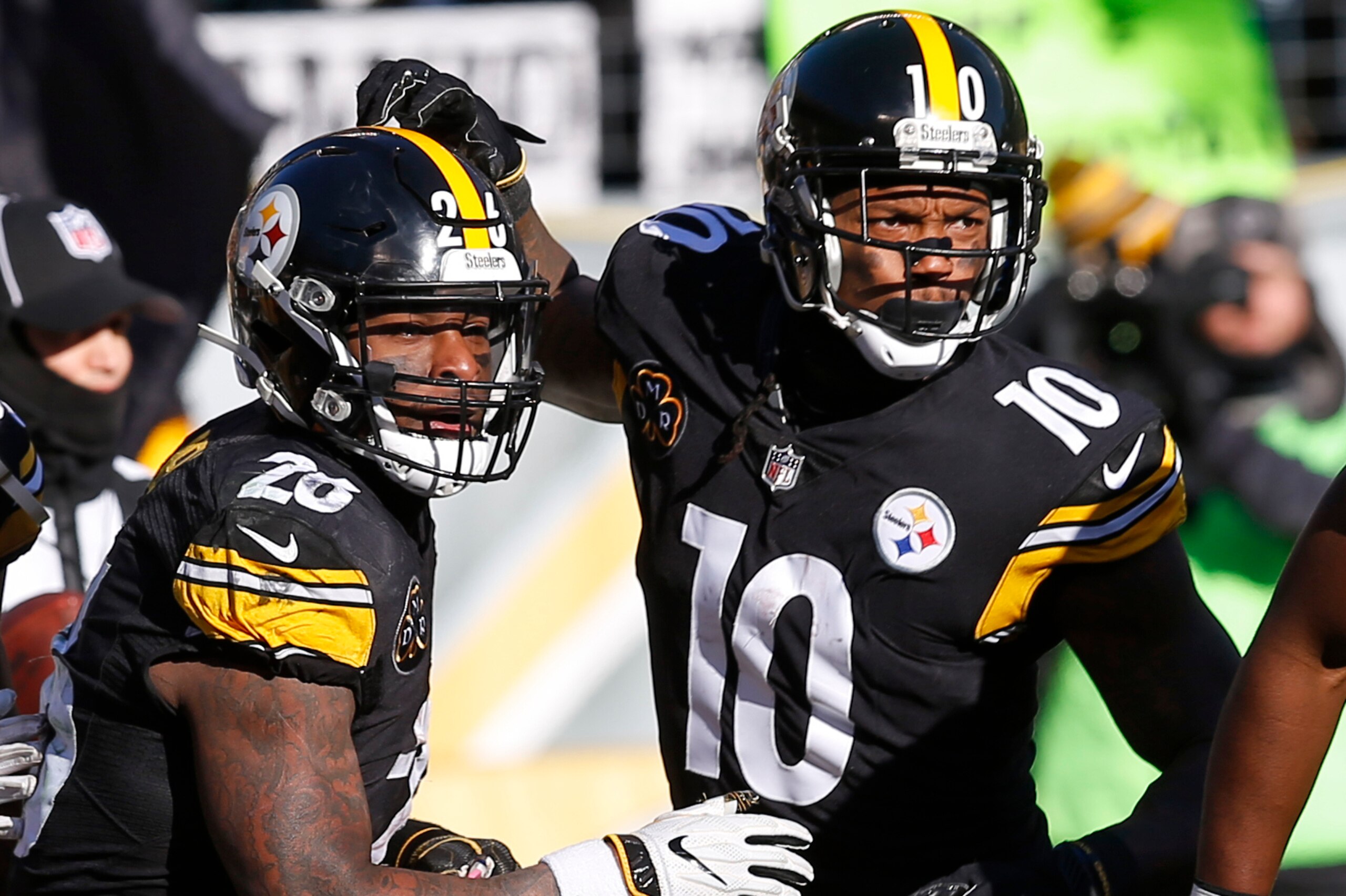 Pittsburgh Steelers running back Le'Veon Bell (left) and wide receiver Martavis Bryant (right)