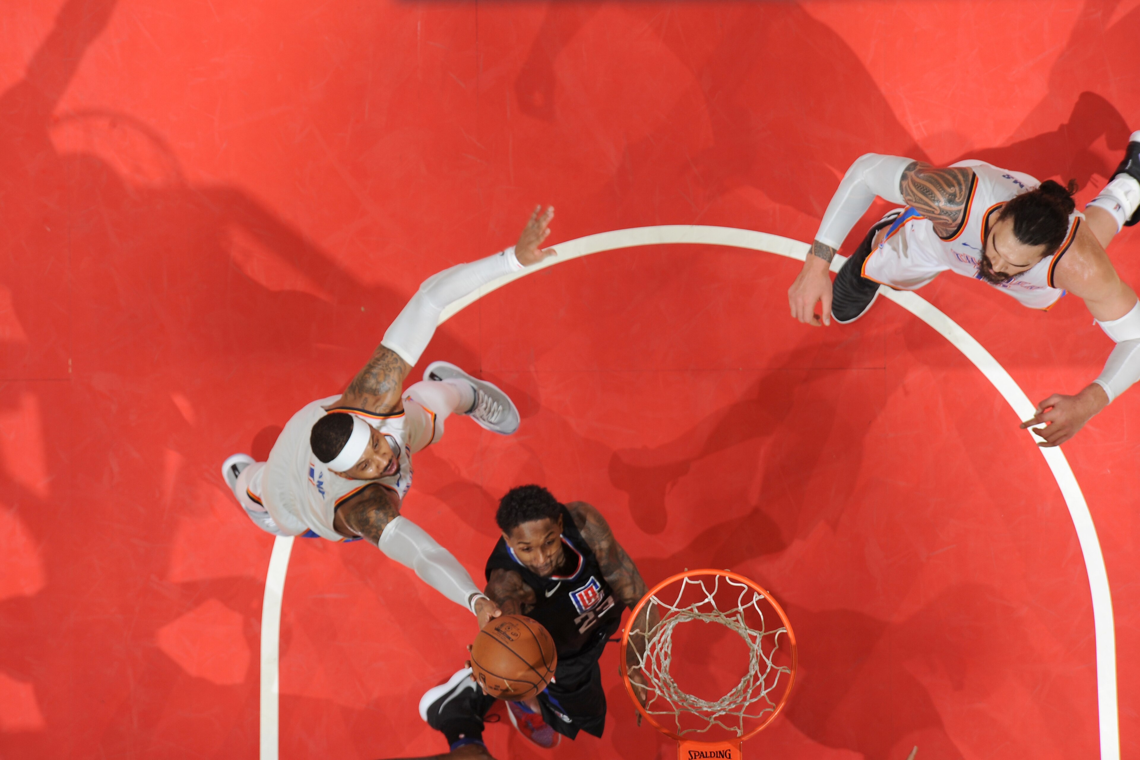 LOS ANGELES, CA - JANUARY 4: Lou Williams #23 of the LA Clippers goes to the basket against the Oklahoma City Thunder on January 4, 2018 at STAPLES Center in Los Angeles, California. NOTE TO USER: User expressly acknowledges and agrees that, by downloadin