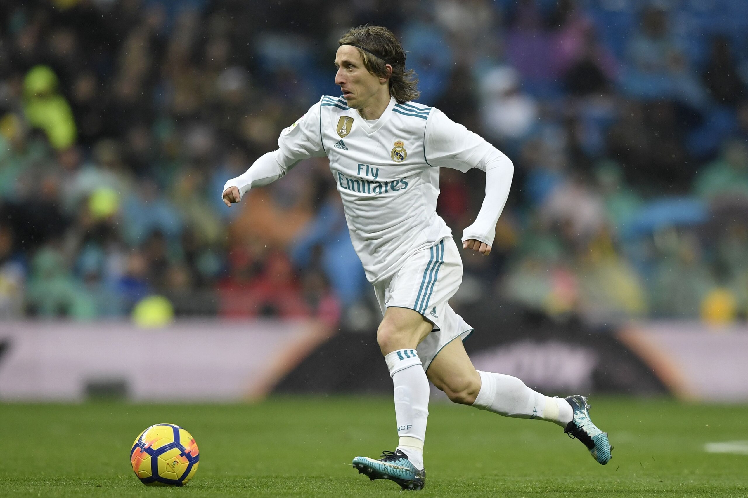 Real Madrid's Croatian midfielder Luka Modric controls the ball during the Spanish league football match between Real Madrid and Villarreal at the Santiago Bernabeu Stadium in Madrid on January 13, 2018. / AFP PHOTO / GABRIEL BOUYS (Photo credit sh Real Madrid's Croatian midfielder Luka Modric controls the ball during the Spanish league football match between Real Madrid and Villarreal at the Santiago Bernabeu Stadium in Madrid on January 13, 2018. / AFP PHOTO / GABRIEL BOUYS (Photo credit sh